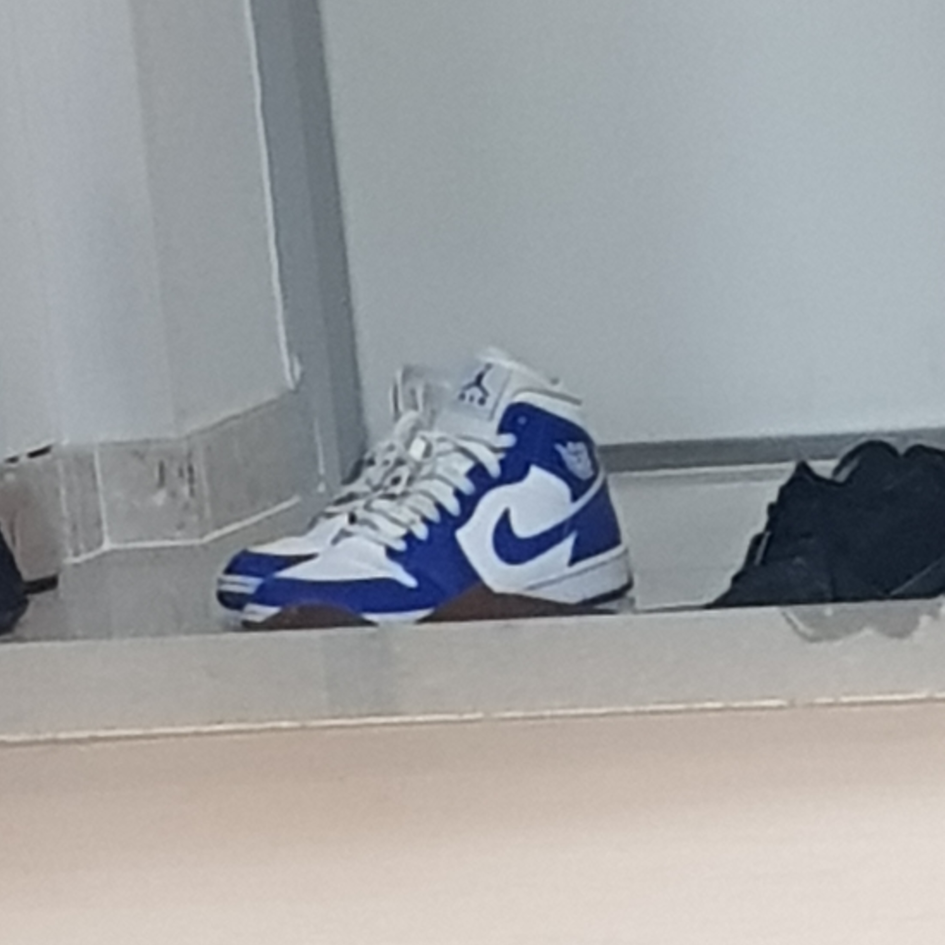 (W) Jordan 1 Mid White Hyper Royal 착용 스타일