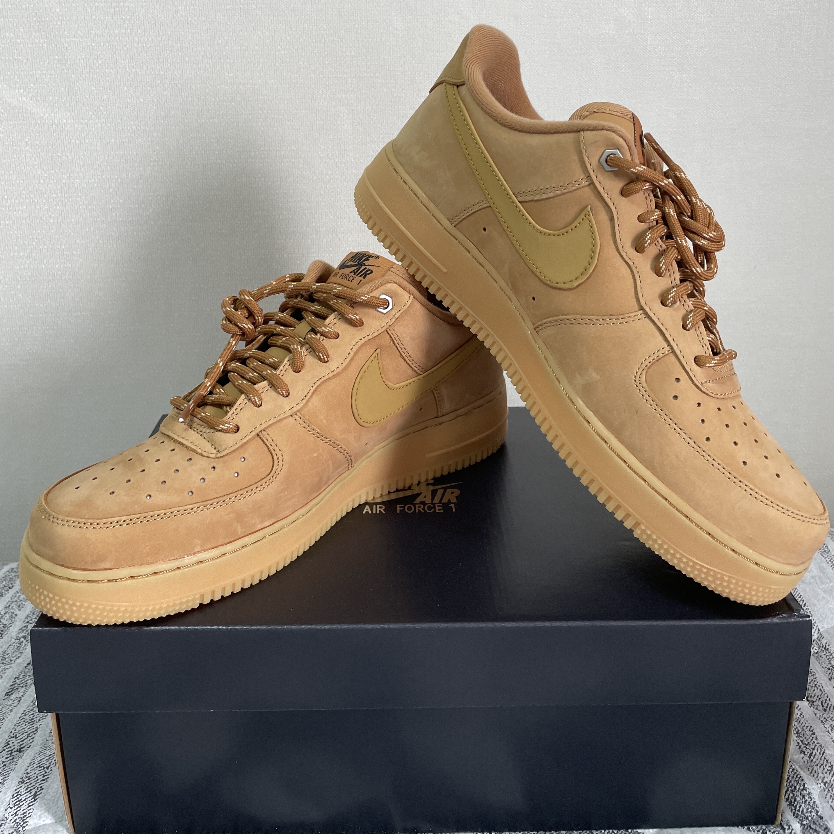 Nike Air Force 1 '07 WB Flax 착용 스타일