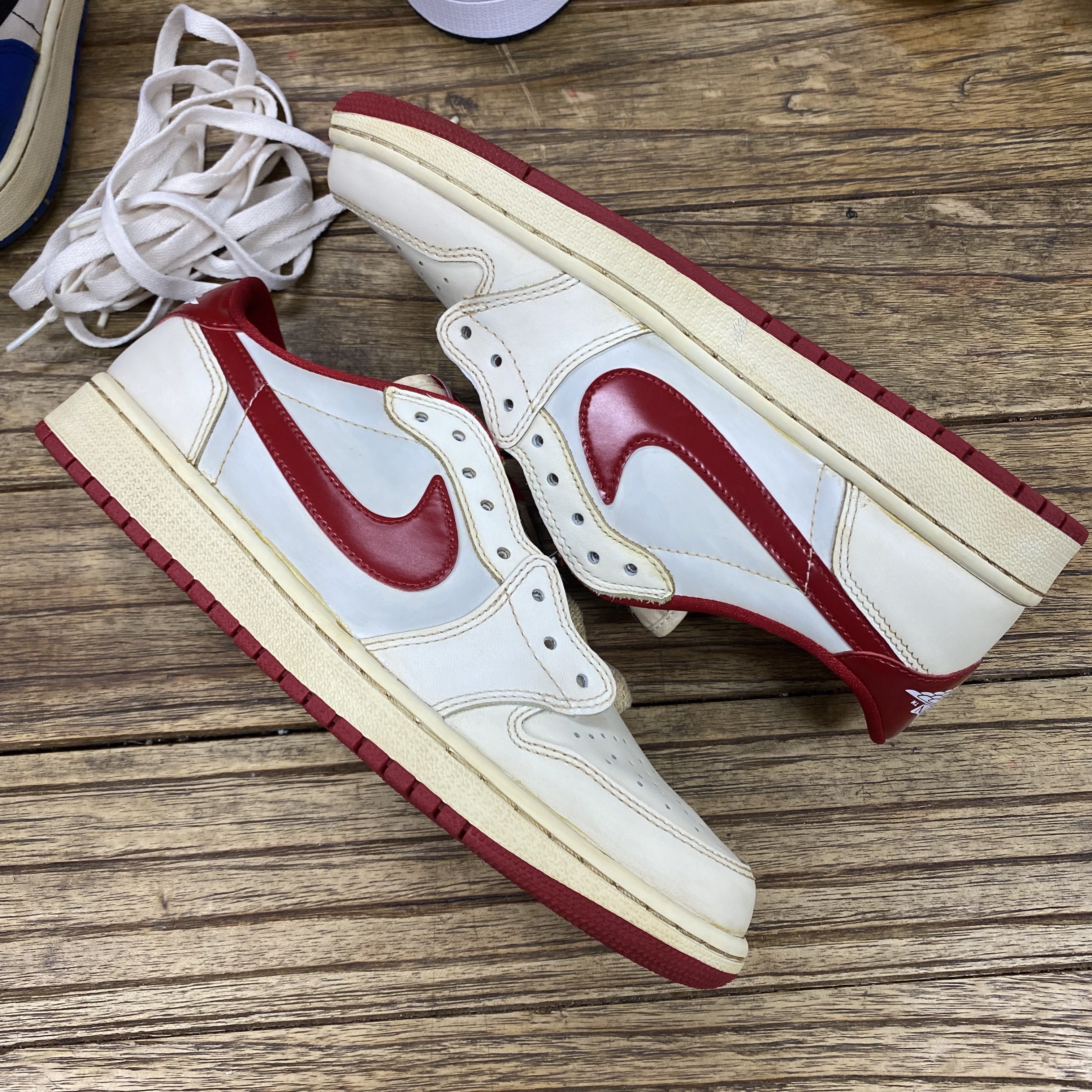 Jordan 1 Retro Low OG White Varsity Red 착용 스타일