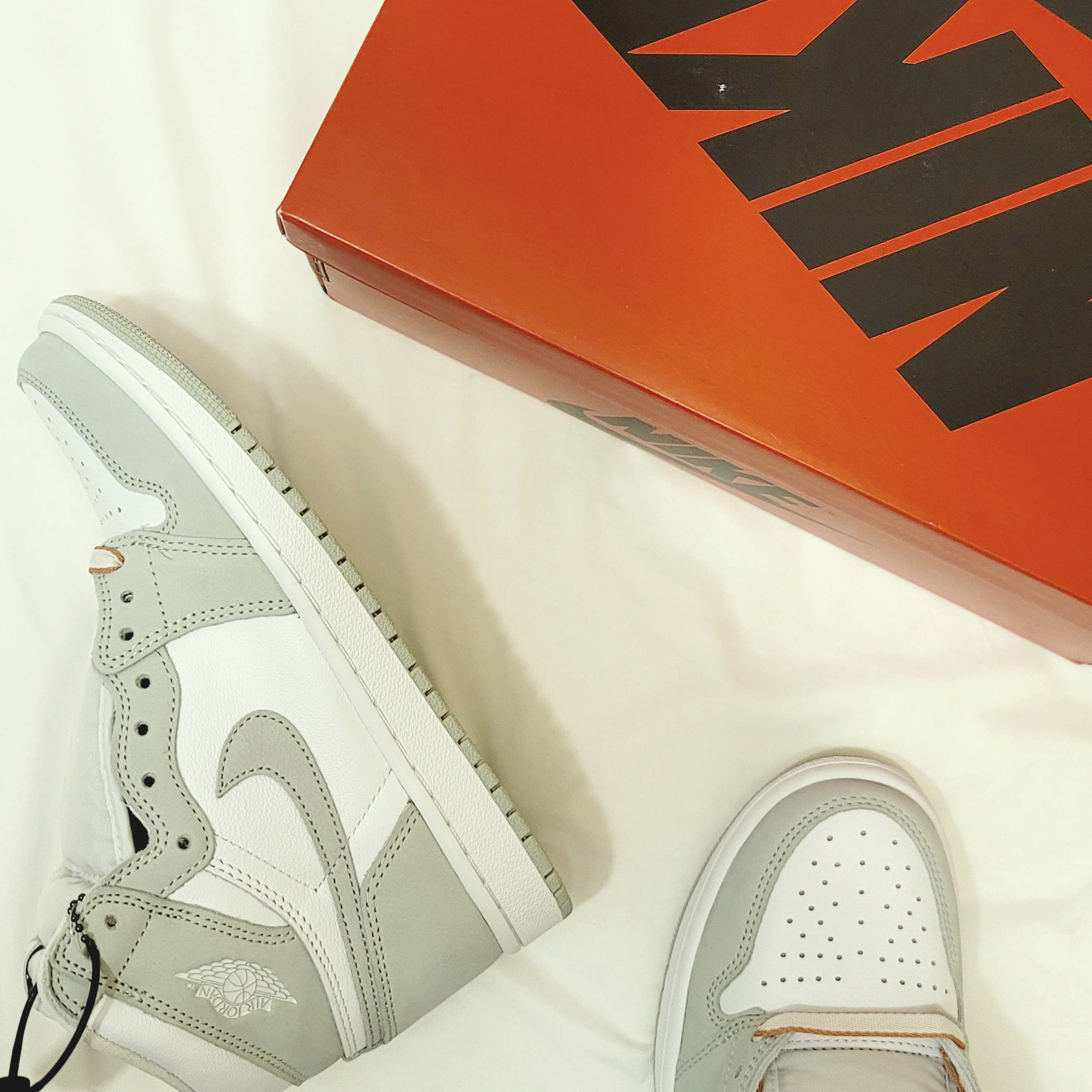(W) Jordan 1 Retro High OG Seafoam 착용 스타일 - 1