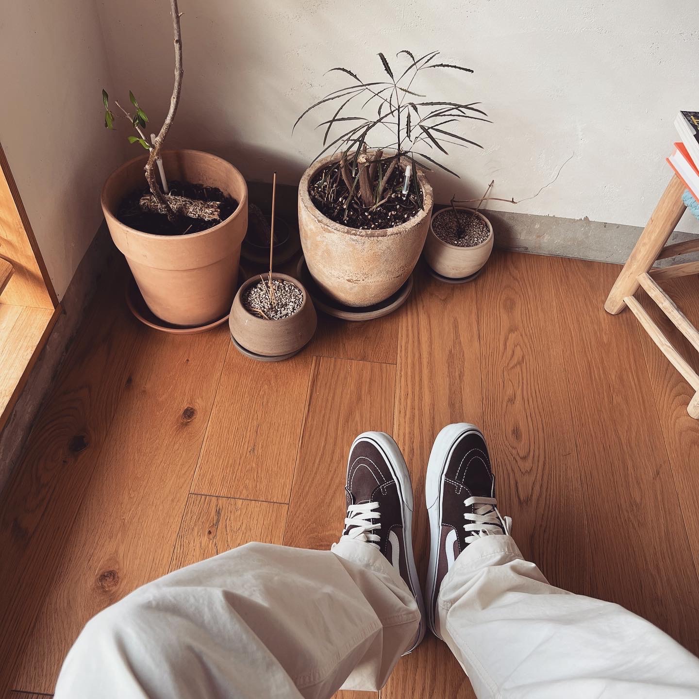 Vans Vault x JJJJound Sk8-Mid LX Brown, Stussy World Tour Hoodie Ash Heather 2021 착용 스타일 - 4