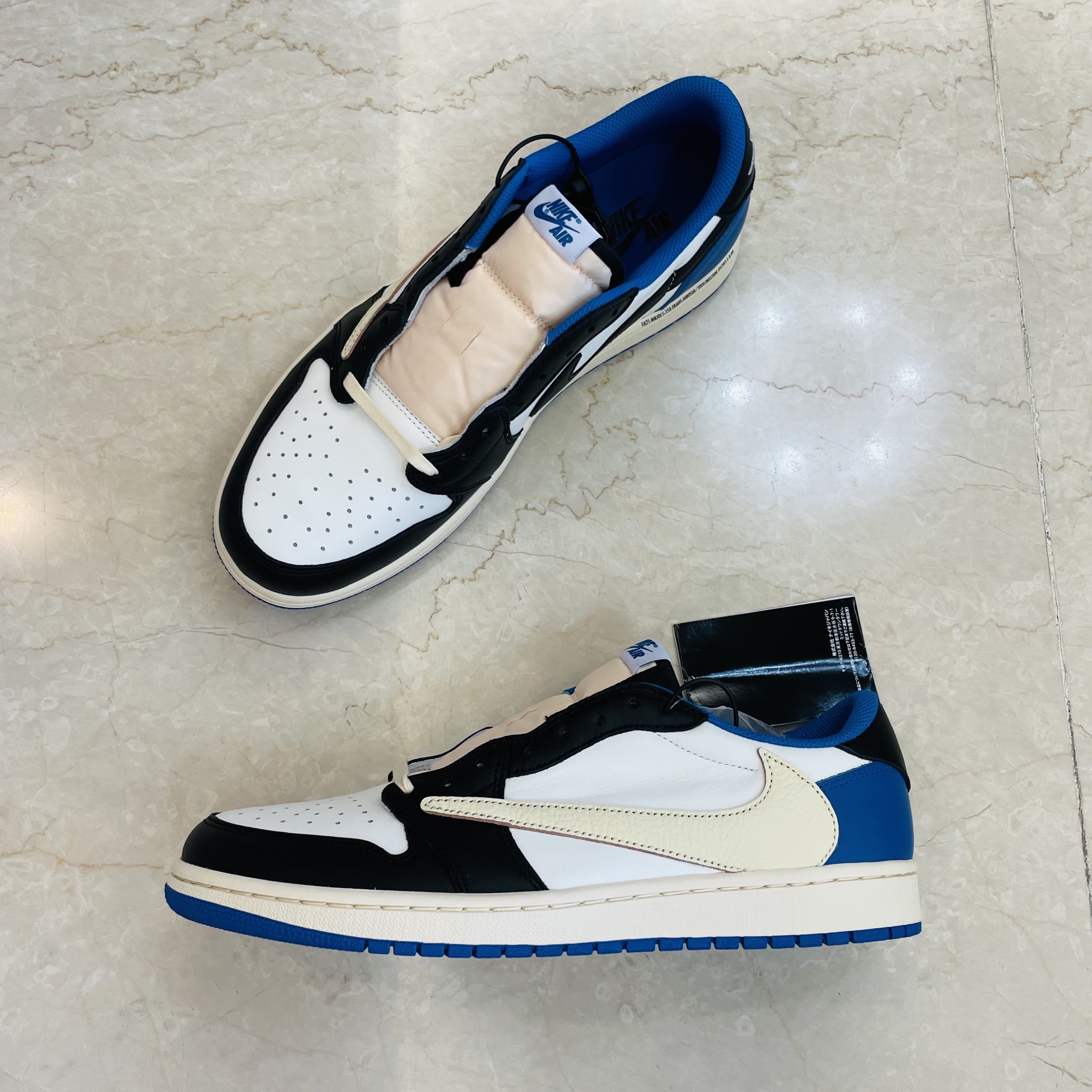 Jordan 1 x Travis Scott x Fragment Retro Low OG SP Military Blue 착용 스타일