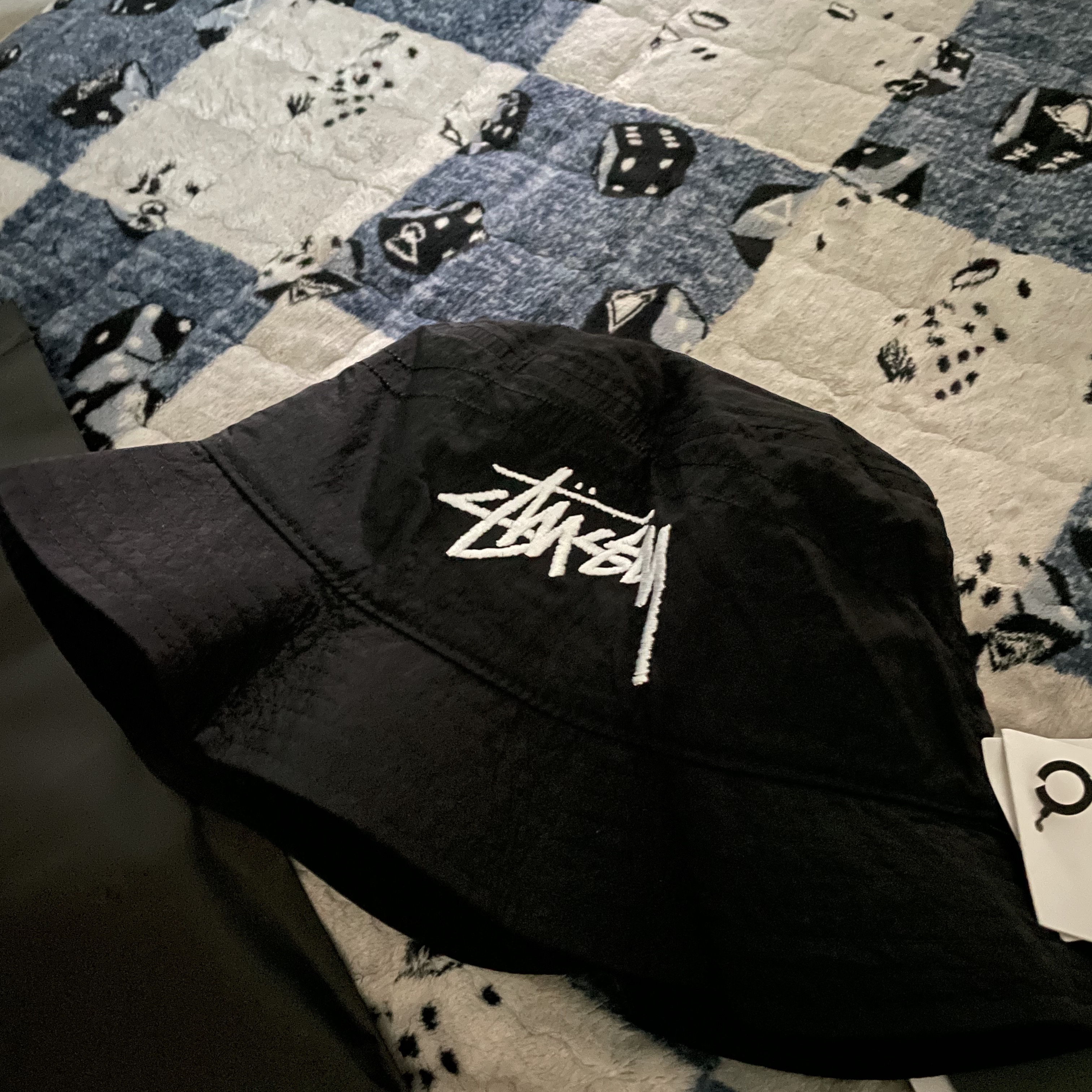 Nike x Stussy Bucket Hat Black 착용 스타일 - 2