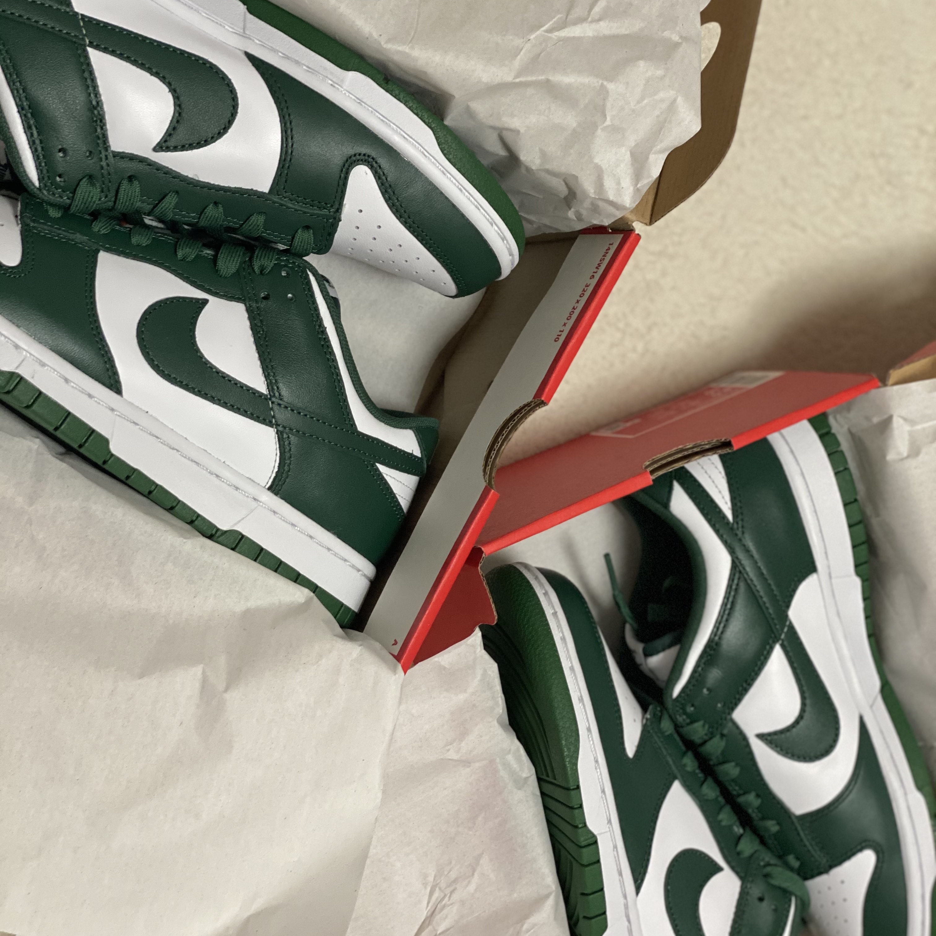 Nike Dunk Low Retro Varsity Green 착용 스타일