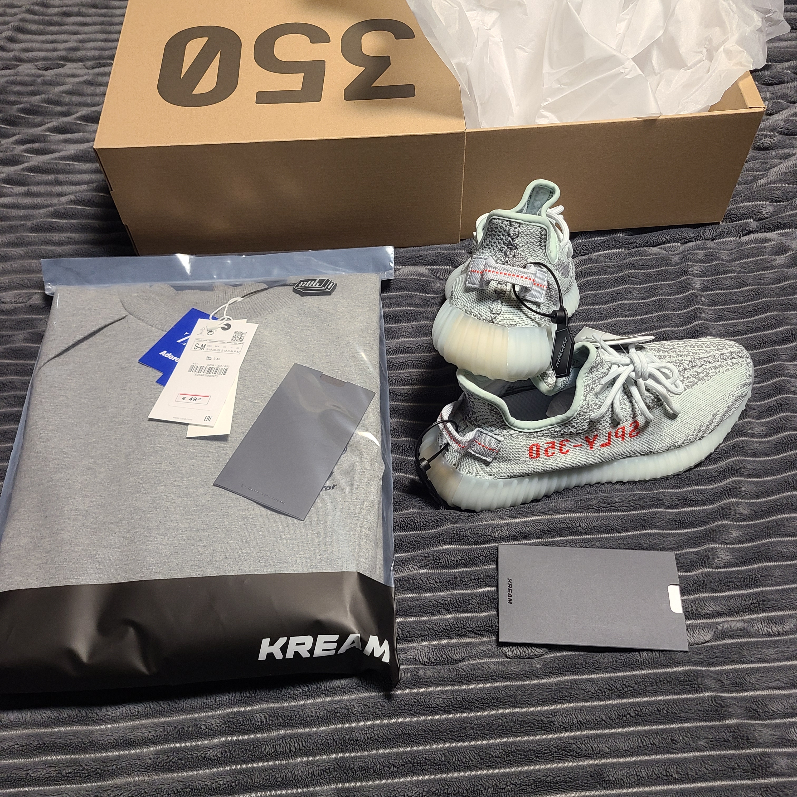 Zara x Ader Error Oversize Sweatshirt Grey, Adidas Yeezy Boost 350 V2 Blue Tint 2017 착용 스타일 - 2