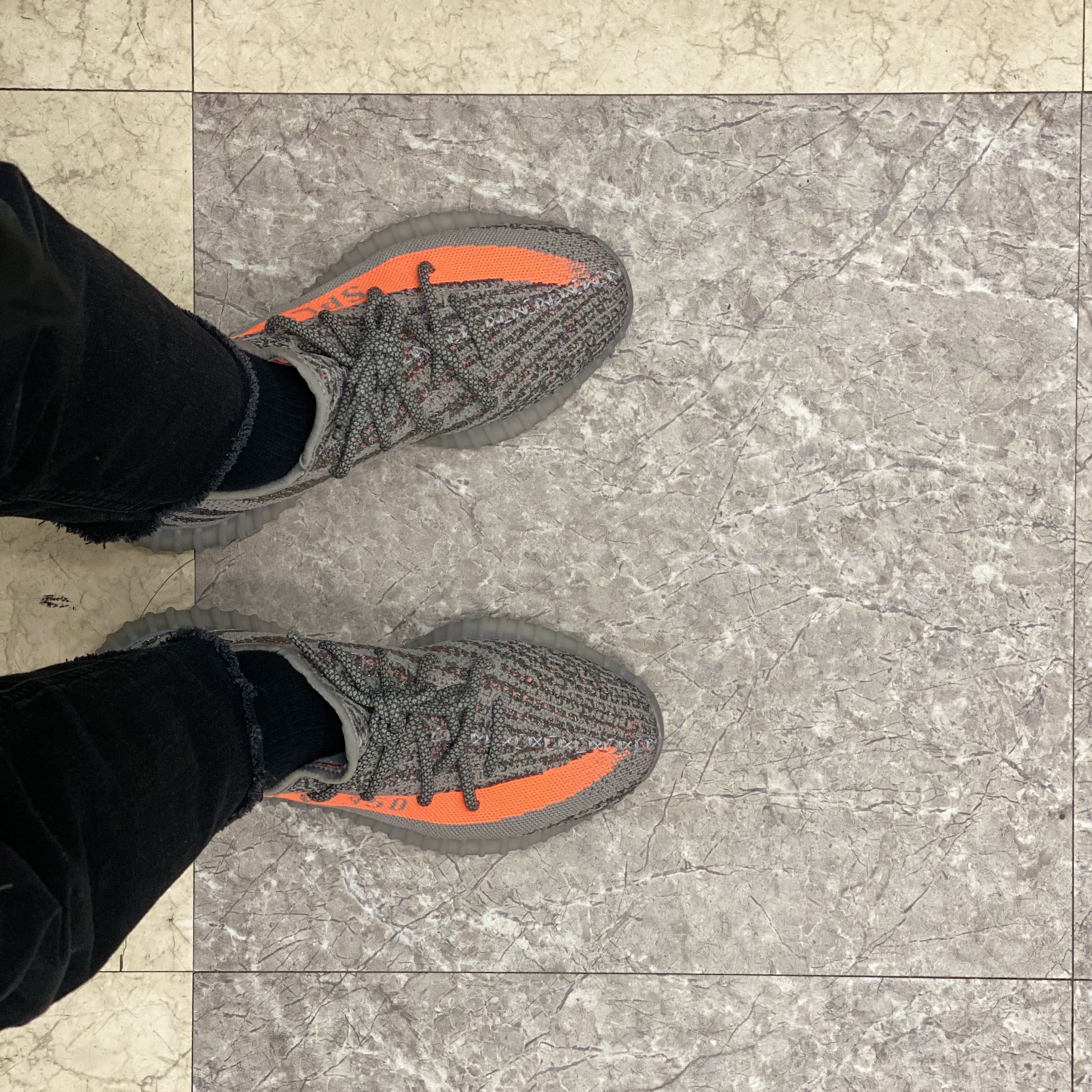 Adidas Yeezy Boost 350 V2 Beluga - Reflective 착용 스타일 - 1