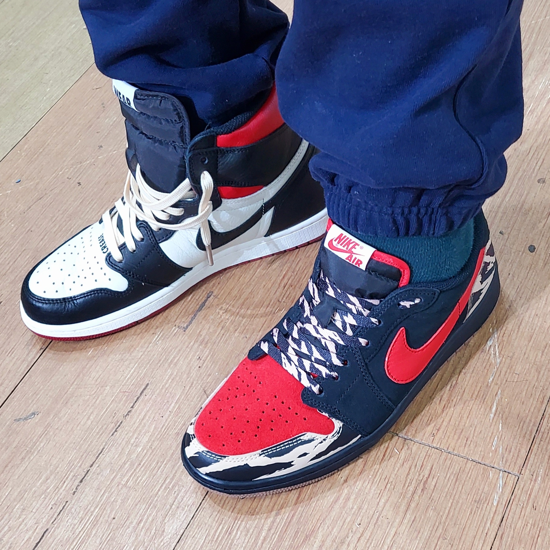 Jordan 1 x SoleFly Retro Low OG SP Black and Sport Red 착용 스타일 - 4