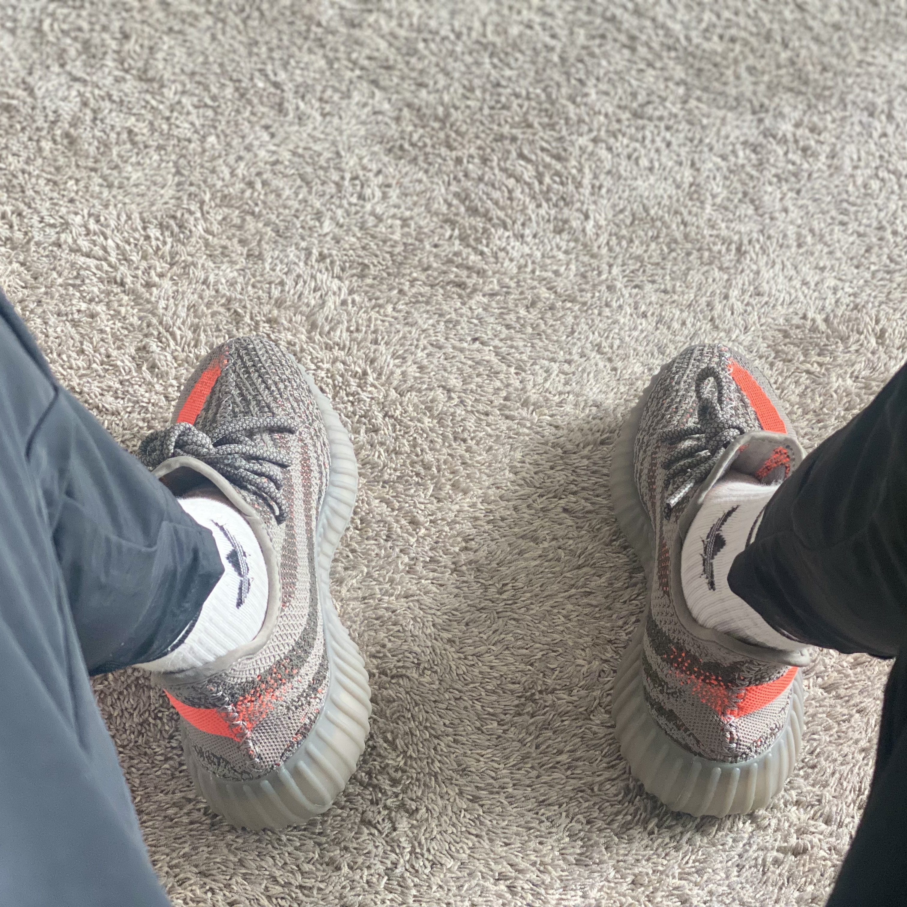 Adidas Yeezy Boost 350 V2 Beluga - Reflective 착용 스타일 - 2
