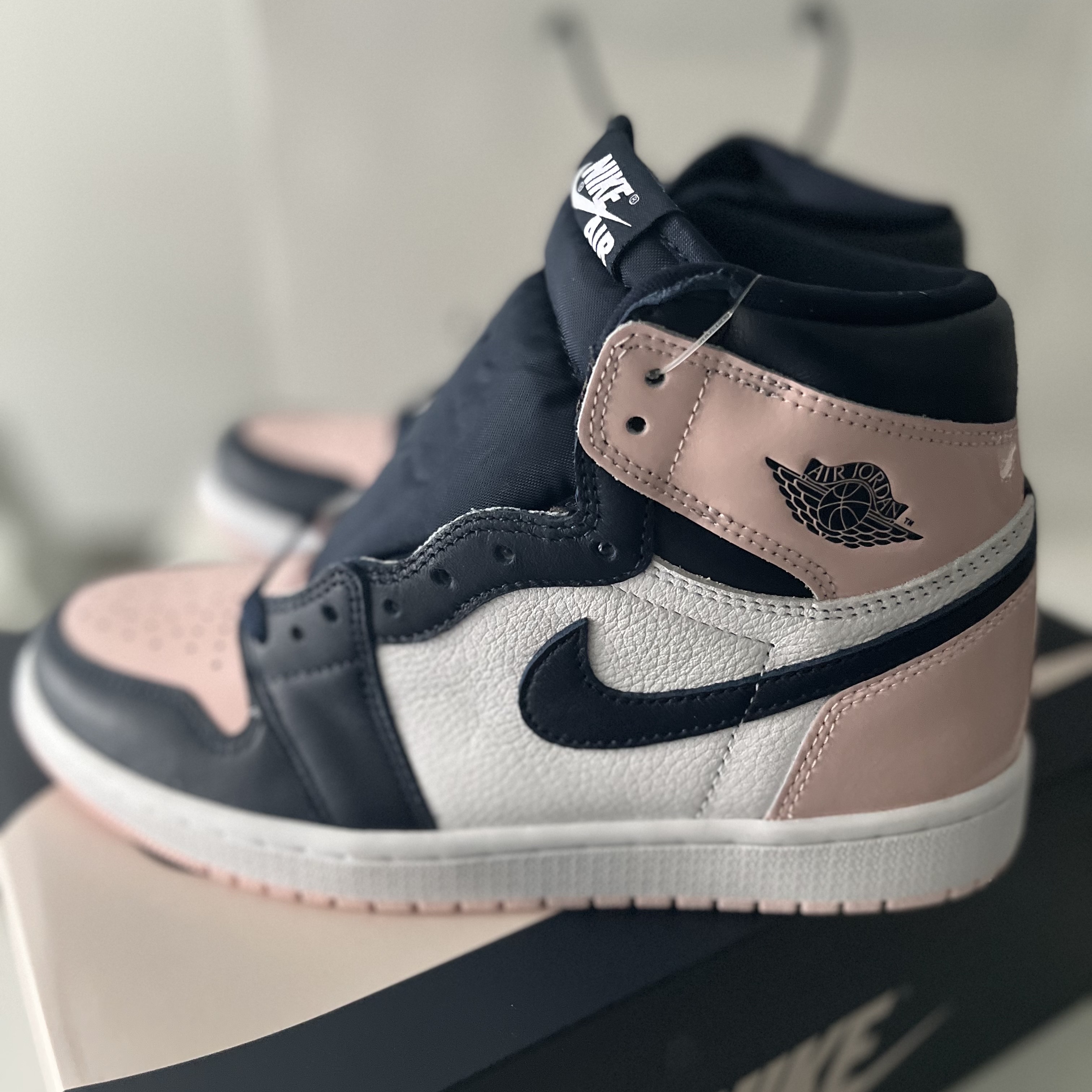 (W) Nike Air Force 1 '07 Essential Paisley Swoosh White Black, (W) Nike Dunk Low Next Nature Light Orewood Brown 착용 스타일 - 4