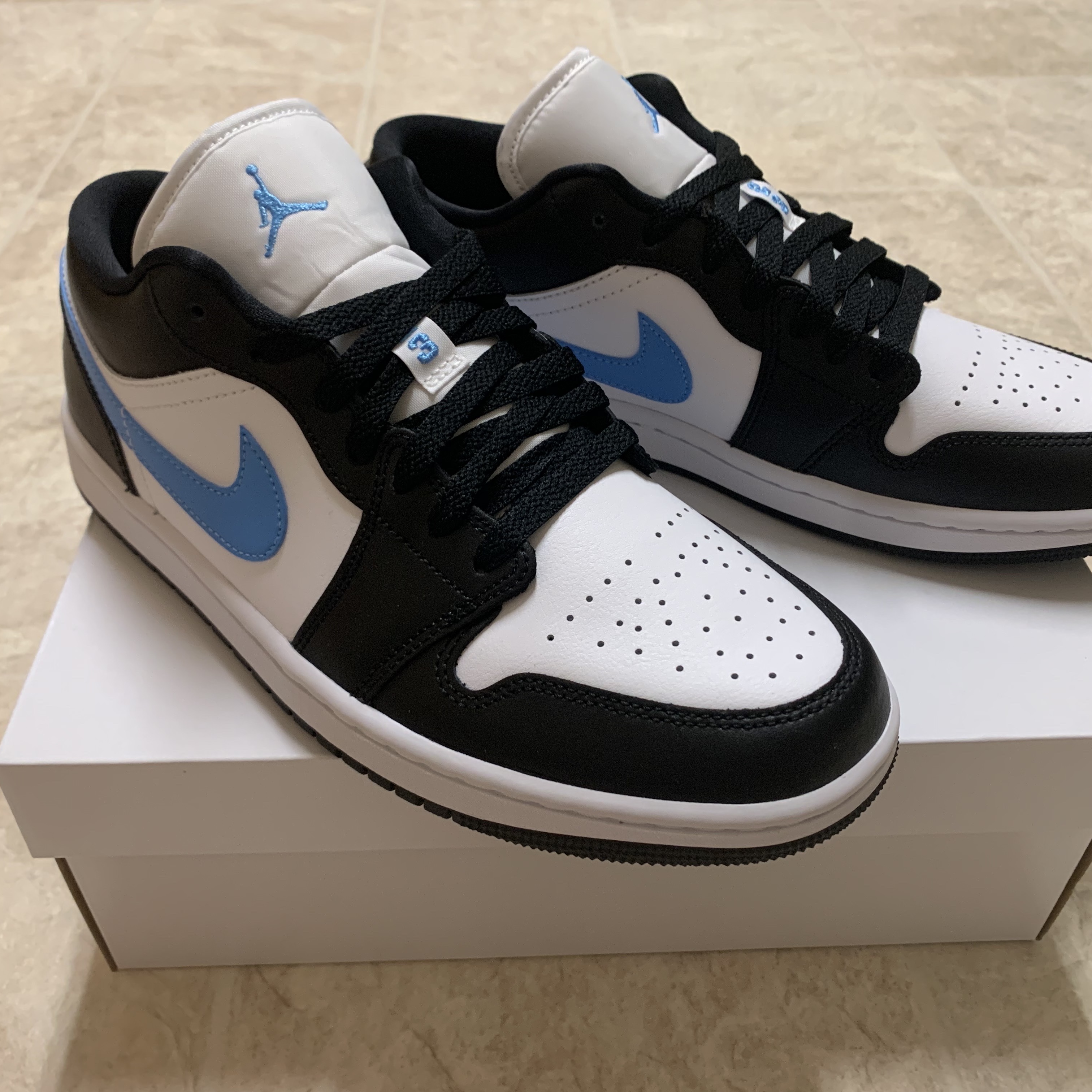 (W) Jordan 1 Low Black University Blue 착용 스타일