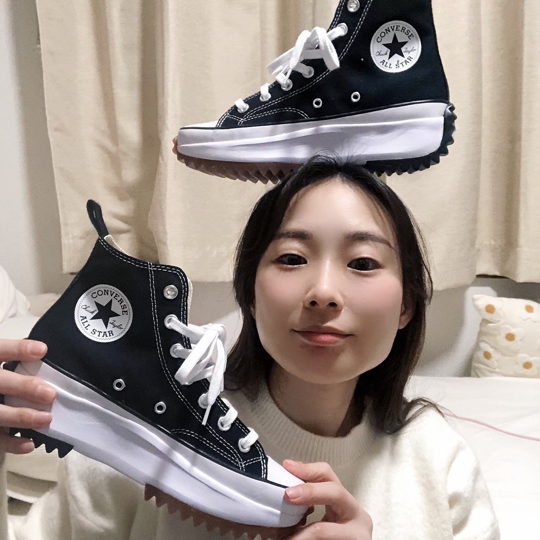 Converse Run Star Hike Hi Black White Gum 착용 스타일 - 2