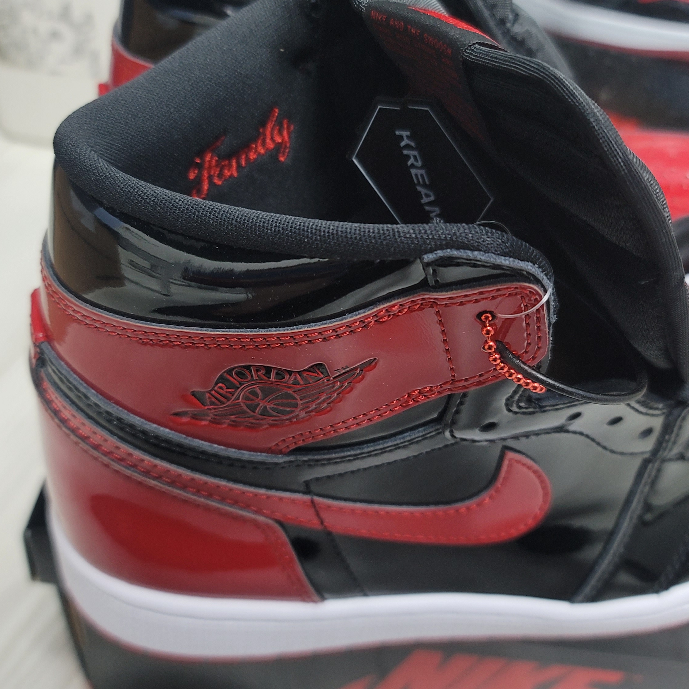 Jordan 1 Retro High OG Patent Bred 착용 스타일 - 2
