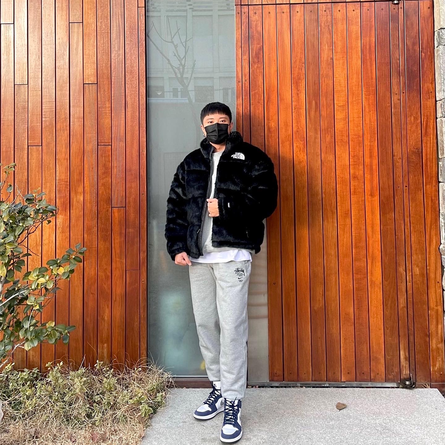 Supreme x The North Face Faux Fur Nuptse Jacket Black - 20FW, Nike x Stussy NRG ZR Fleece Pants Heather Grey - US/EU 착용 스타일 - 1