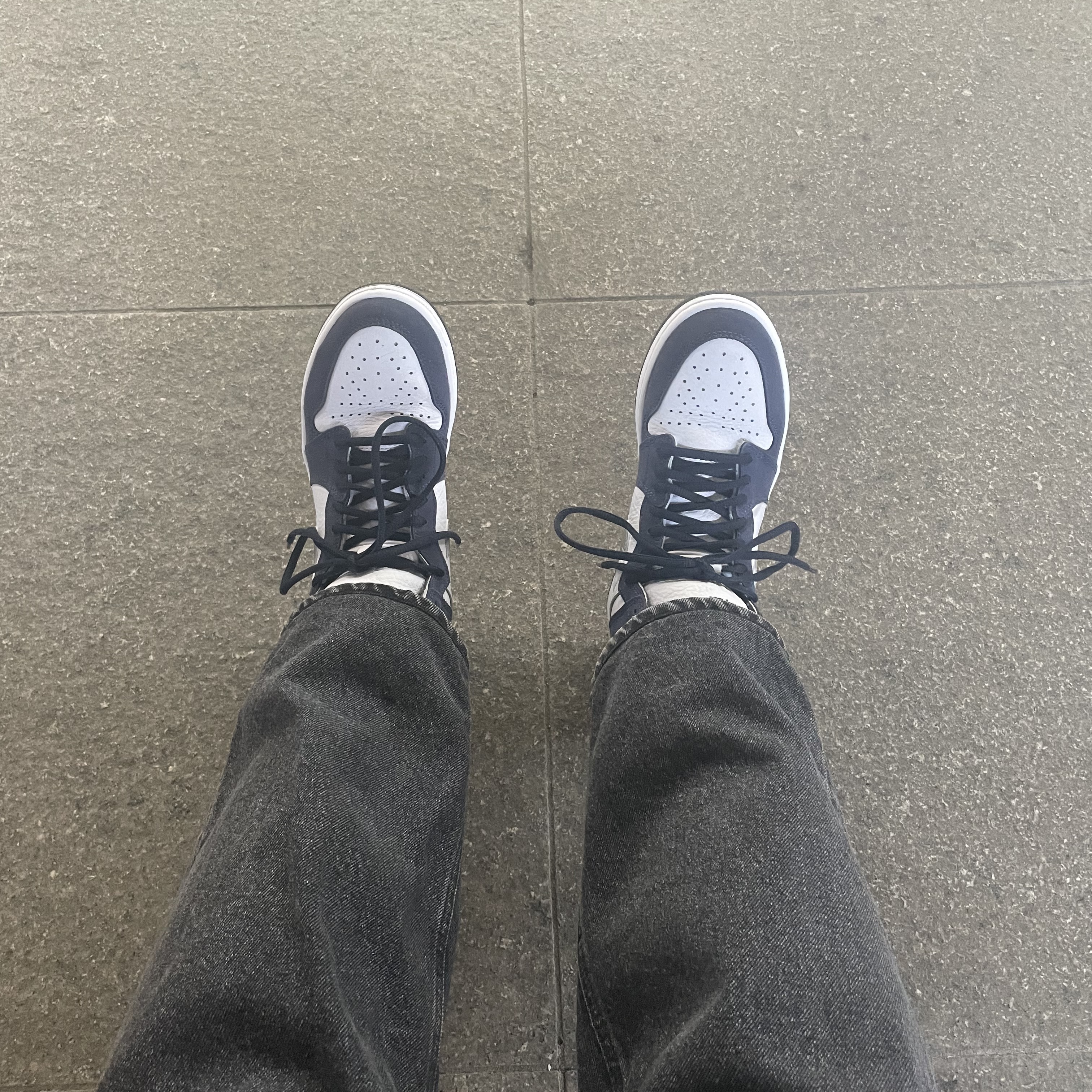Jordan 1 Retro High OG CO.JP Midnight Navy 착용 스타일 - 2