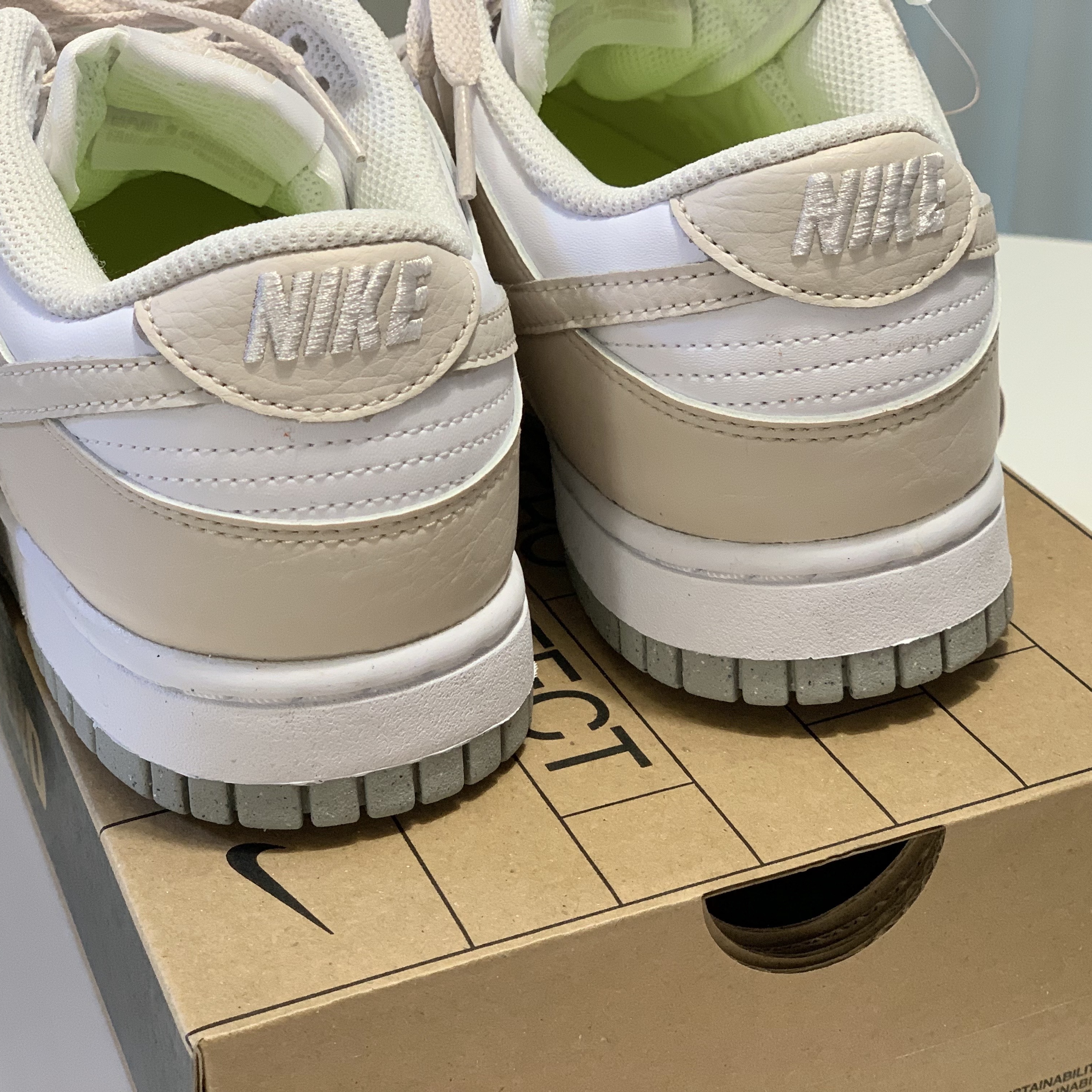 (W) Nike Dunk Low Next Nature Light Orewood Brown 착용 스타일 - 2