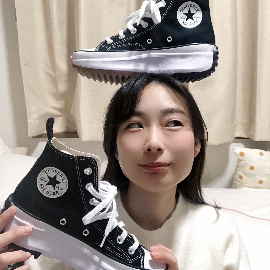 Converse Run Star Hike Hi Black White Gum 착용 스타일 - 1