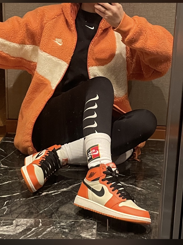Jordan 1 Retro High OG Reverse Shattered Backboard, (GS) Jordan 1 Retro High OG Reverse Shattered Backboard 착용 스타일 - 1