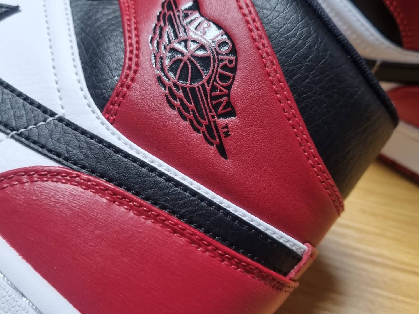 Jordan 1 Mid Chicago 2020 착용 스타일 - 2