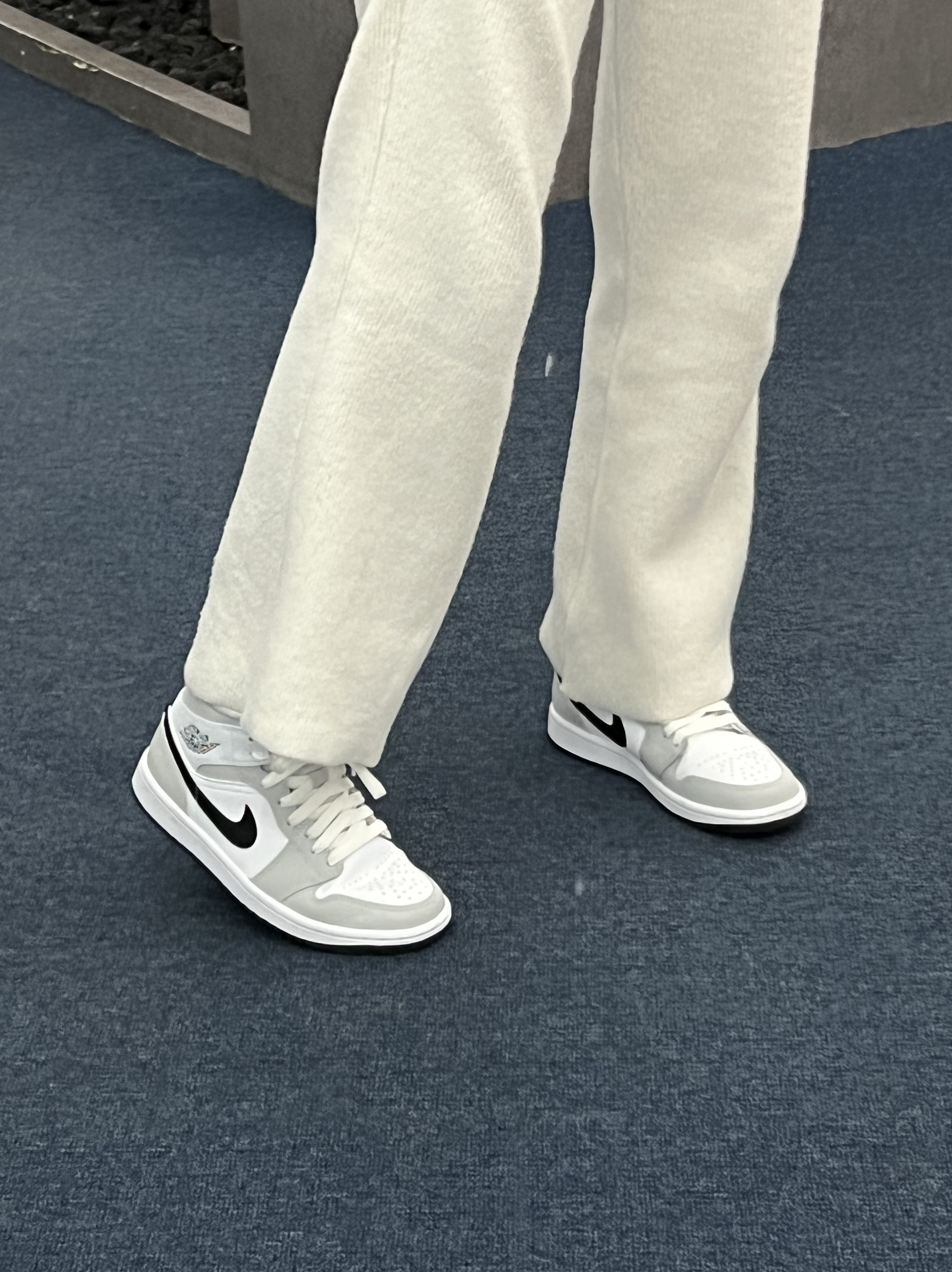(W) Jordan 1 Mid Grey Fog 착용 스타일 - 4