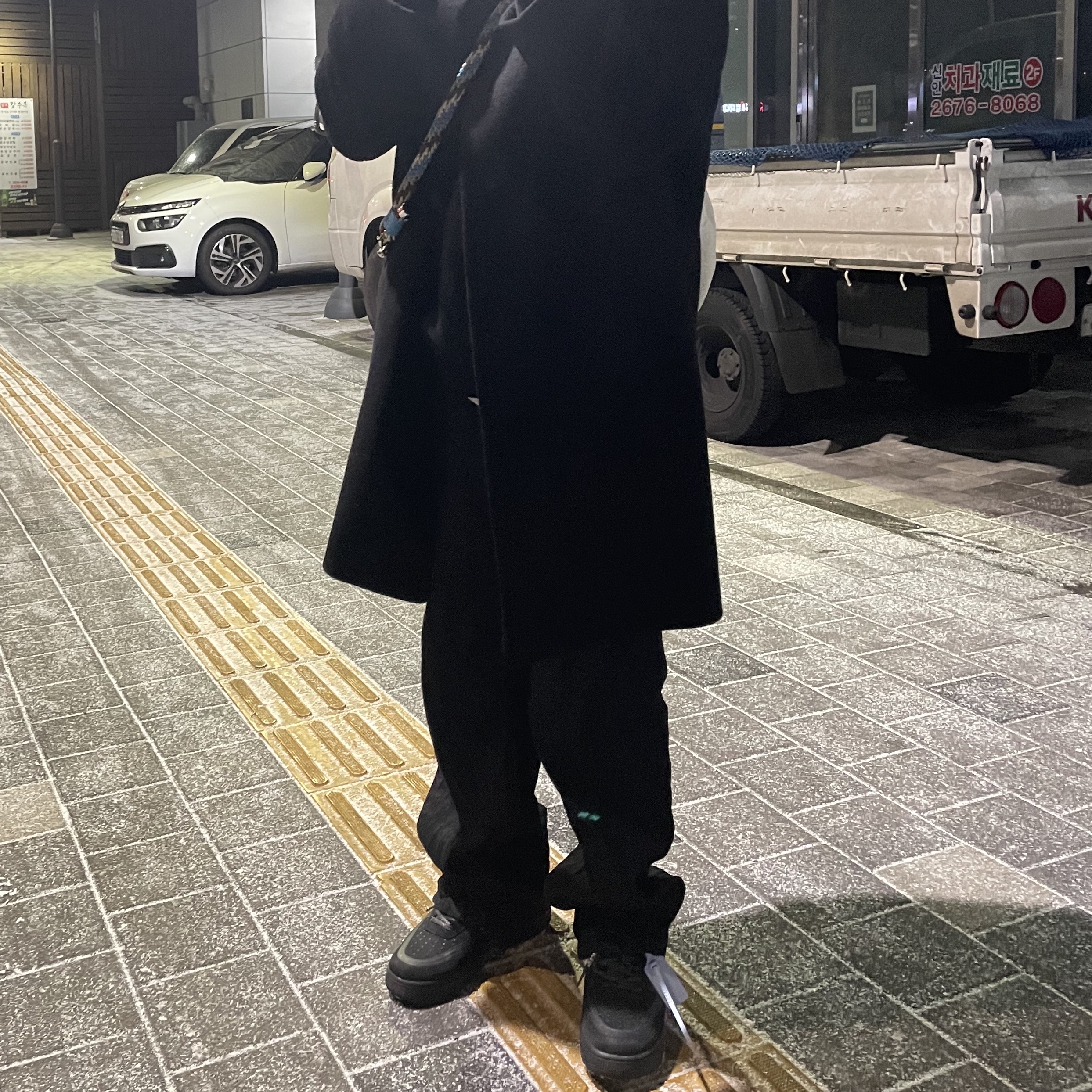 Nike x Off-White Air Force 1 Low Black White, Stussy Basic Stussy Hoodie Black 2021 착용 스타일