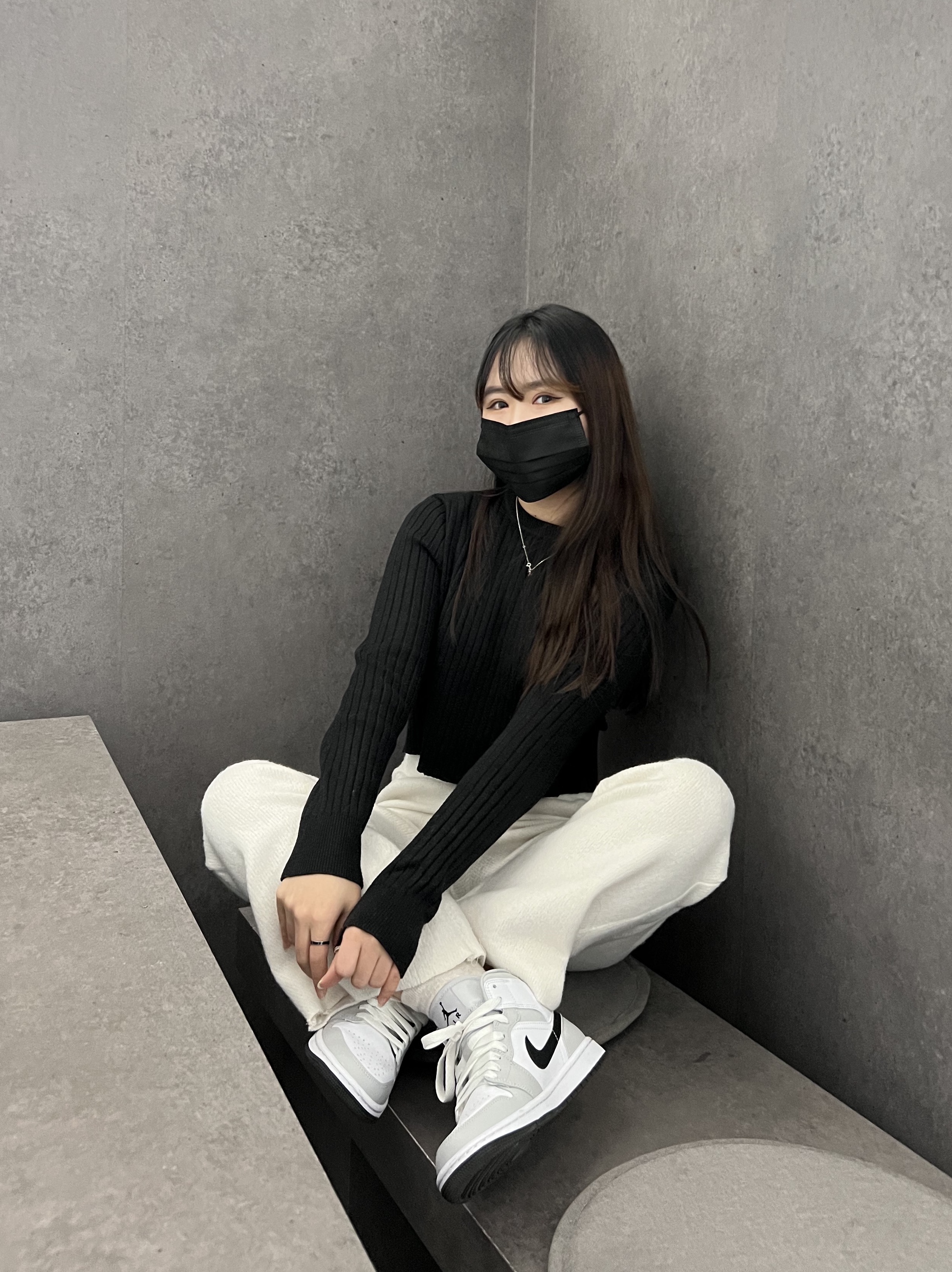 (W) Jordan 1 Mid Grey Fog 착용 스타일 - 1