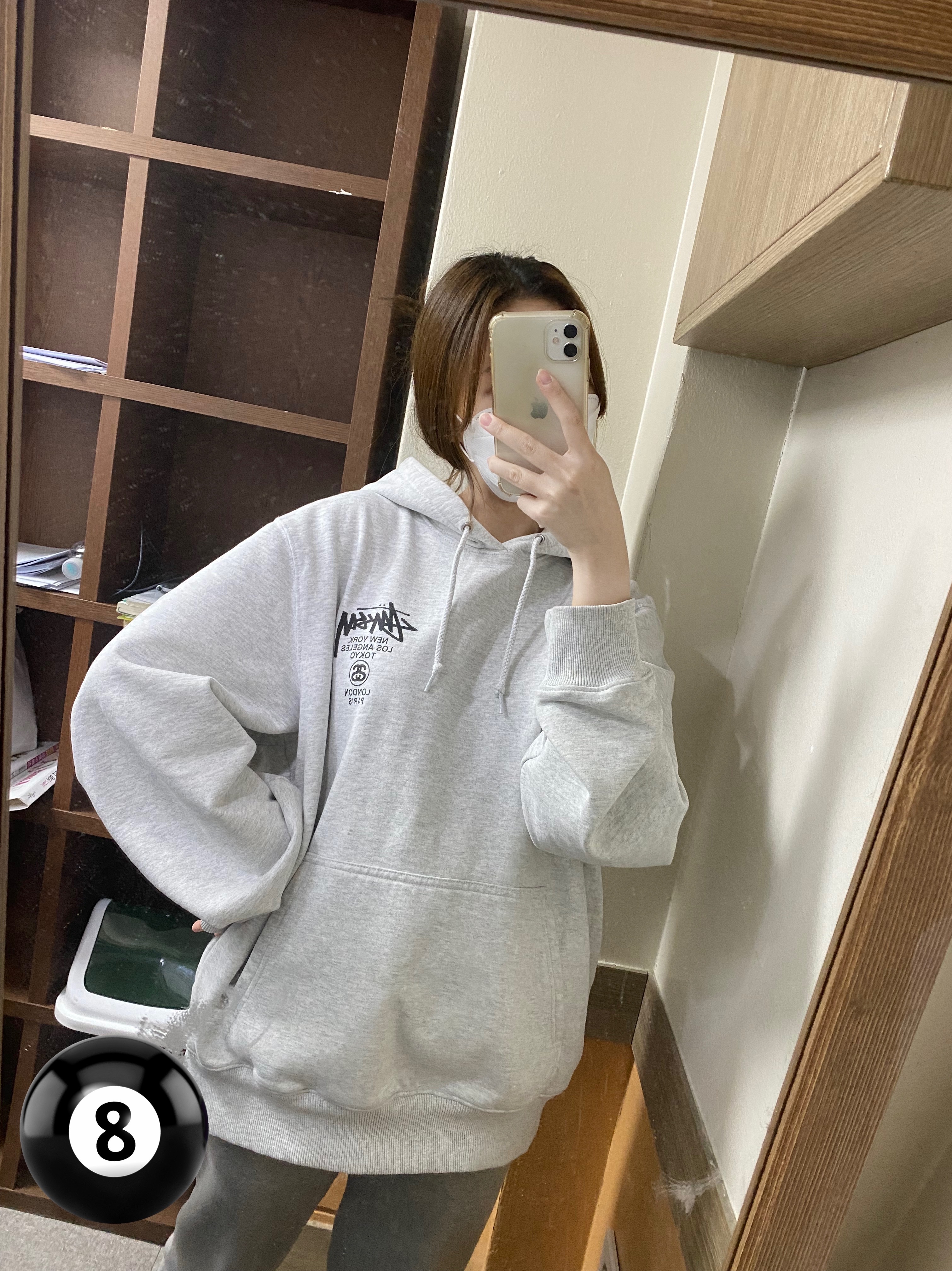 Stussy World Tour Hoodie Ash Heather 2021 착용 스타일 - 2