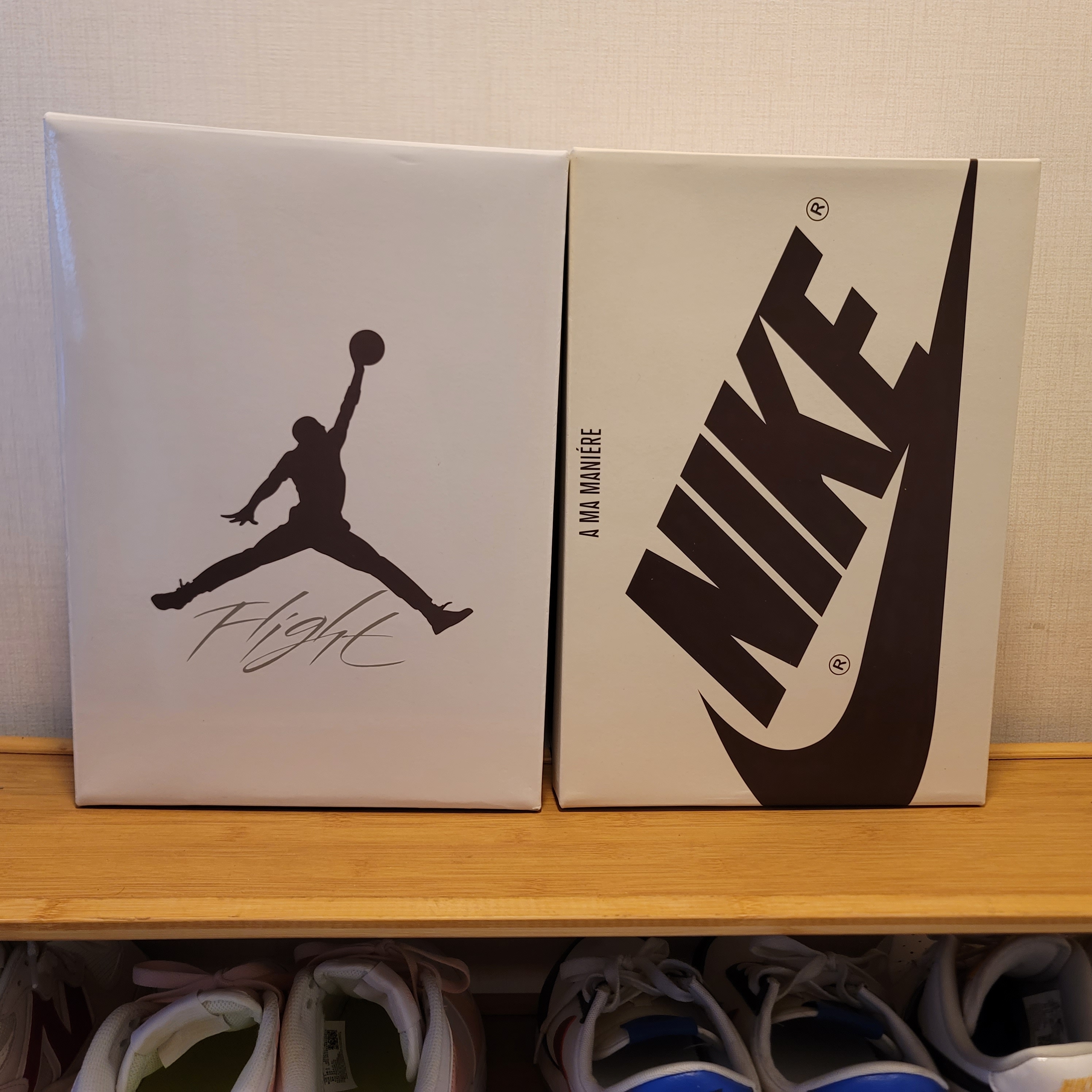 (W) Jordan 3 x A Ma Maniere Retro SP, Jordan 1 x A Ma Maniere Retro High OG SP Sail and Burgundy 착용 스타일 - 4