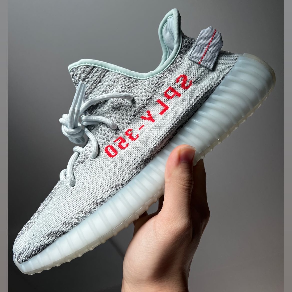 Adidas Yeezy Boost 350 V2 Blue Tint 2017 착용 스타일