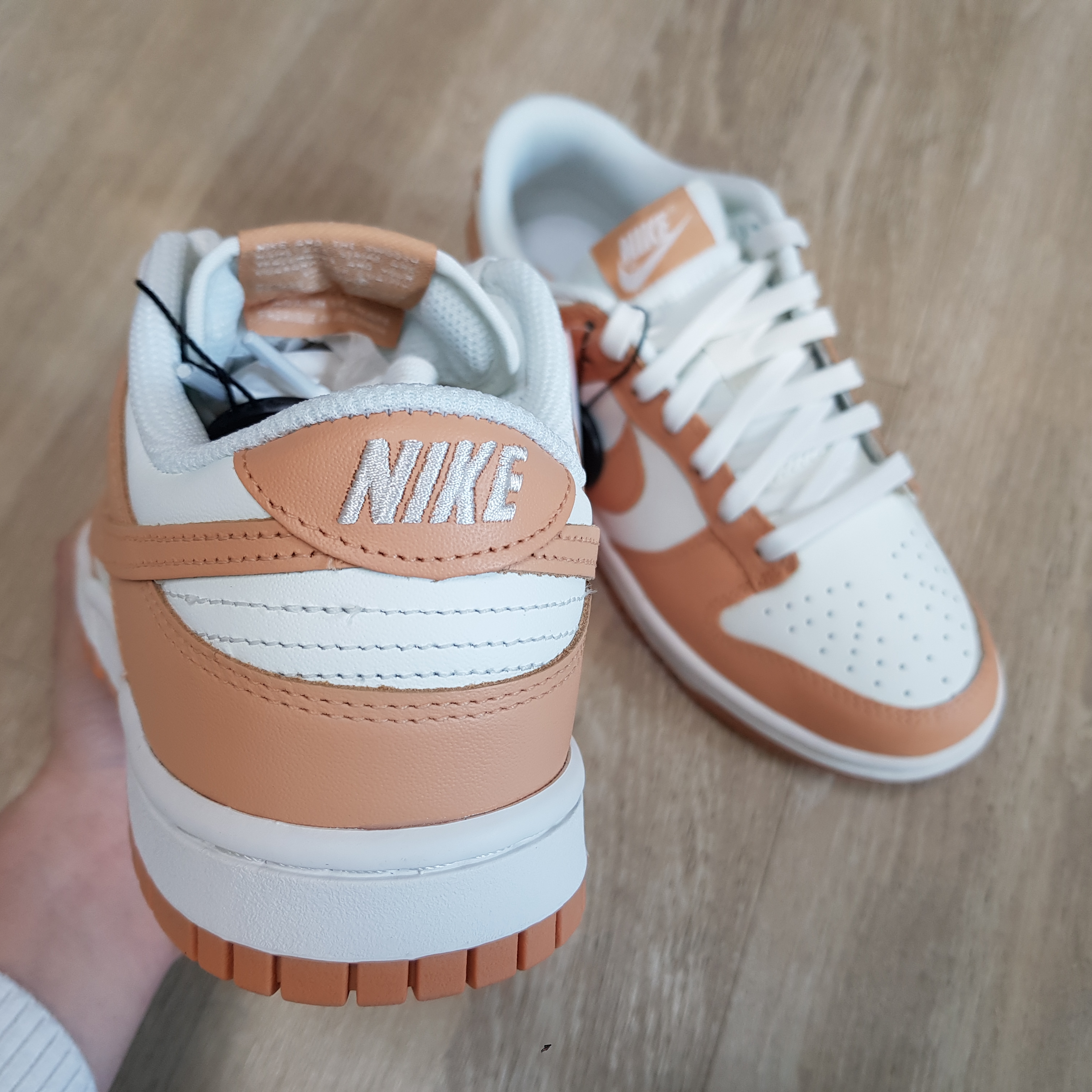(W) Nike Dunk Low Harvest Moon 착용 스타일 - 2