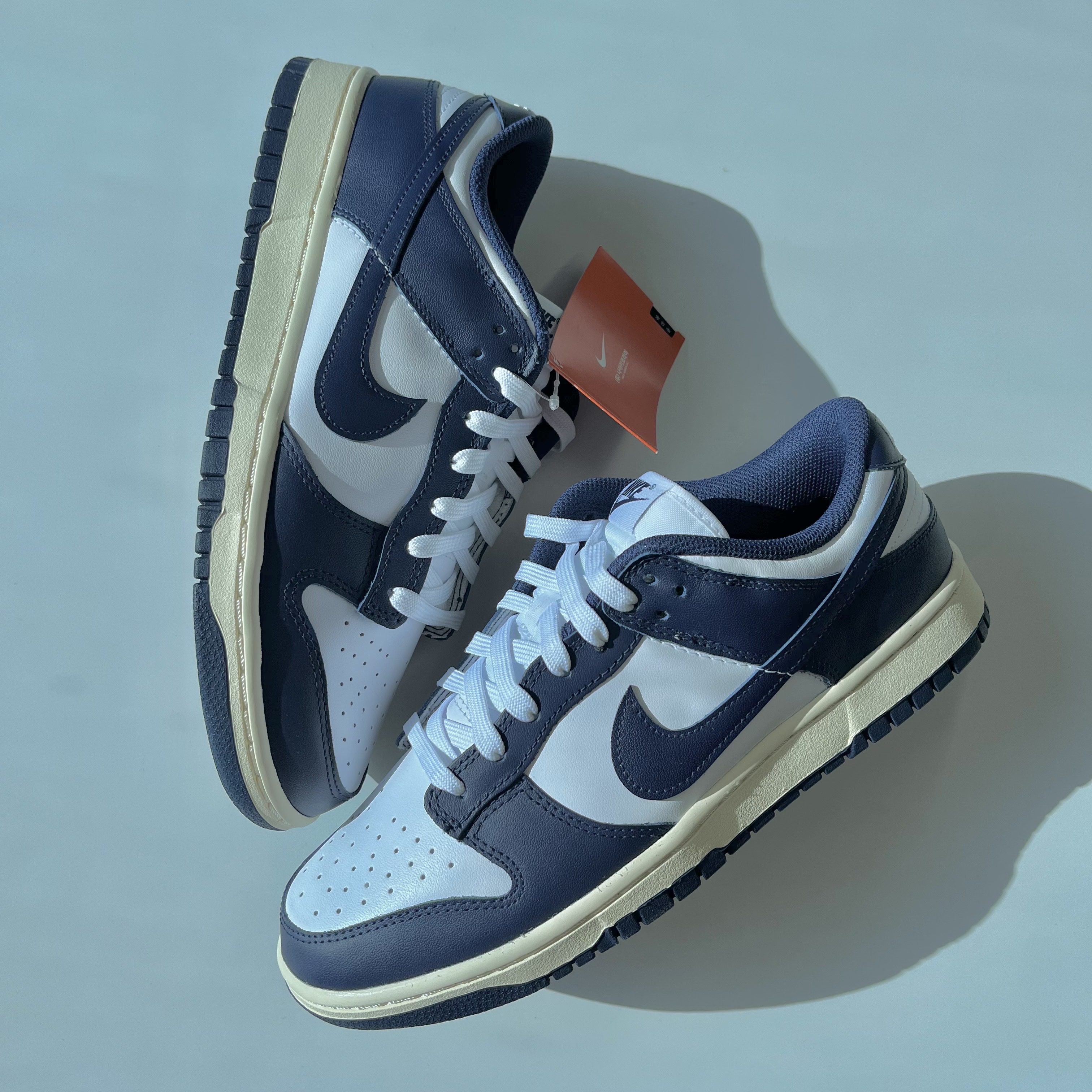 (W) Nike Dunk Low Vintage Midnight Navy 착용 스타일