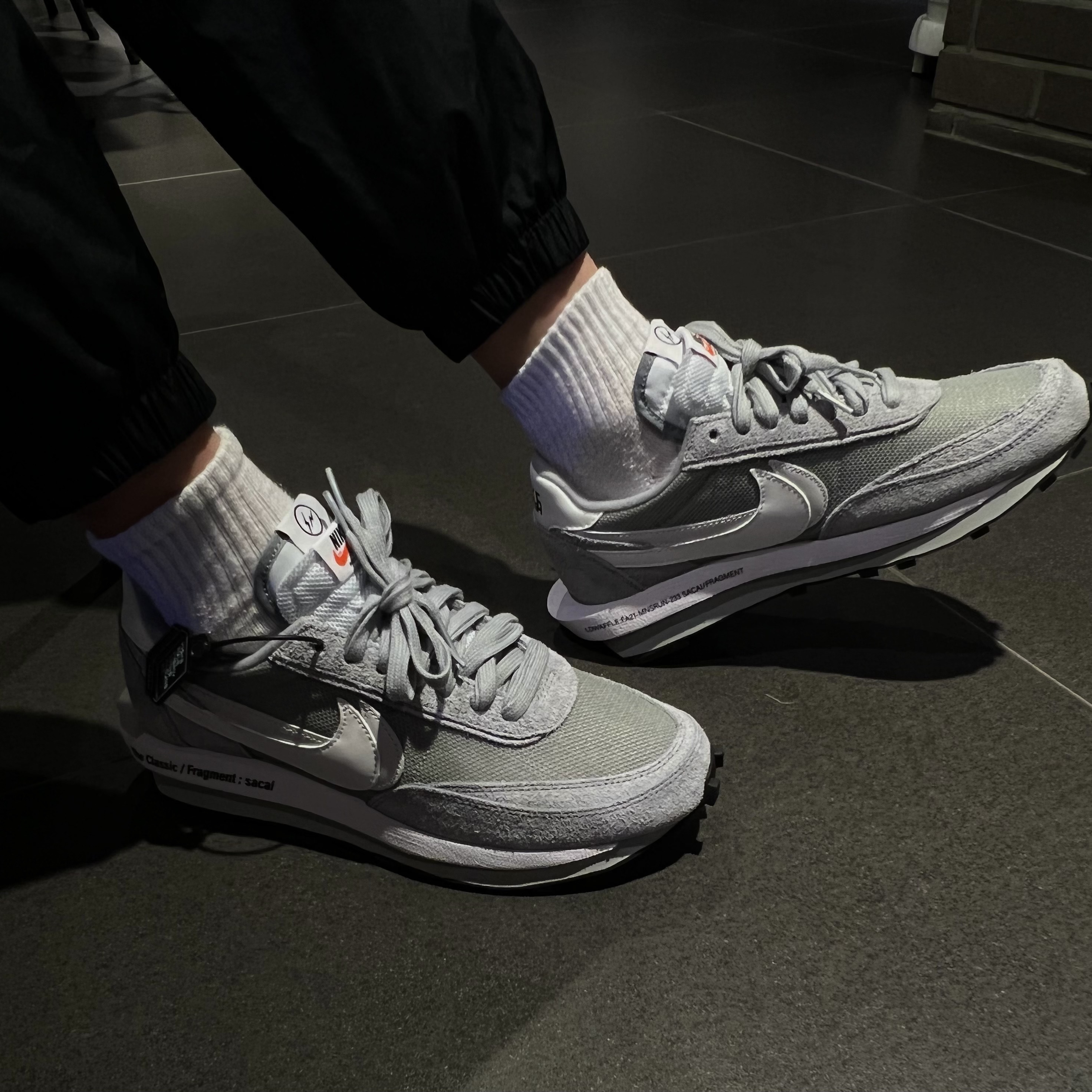 Nike x Sacai x Fragment LDWaffle Light Smoke Grey 착용 스타일
