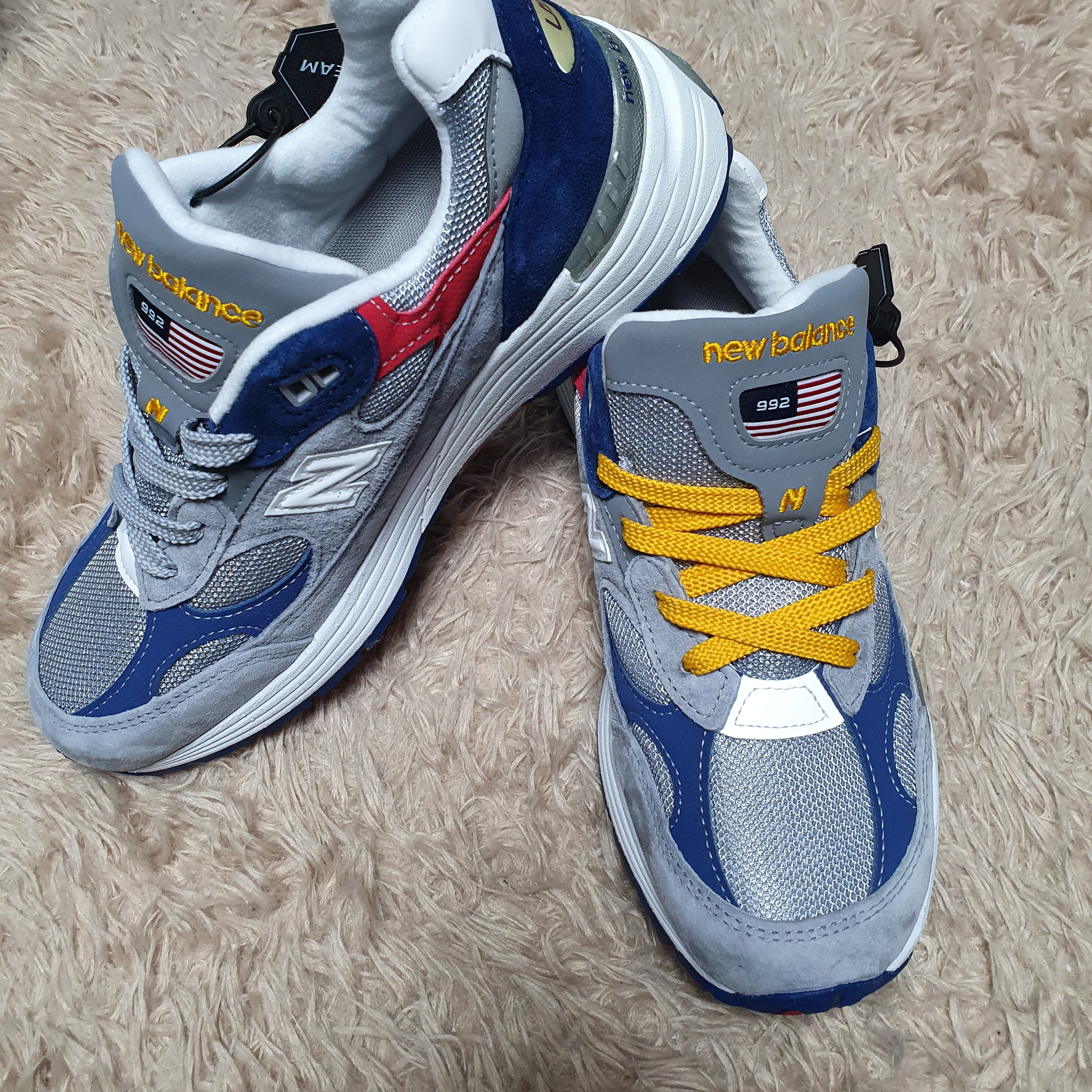 New Balance x DTLR 992 Made in USA Varsity 착용 스타일 - 2