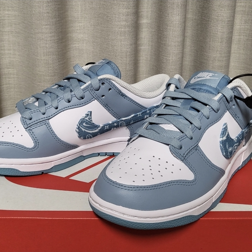 (W) Nike Dunk Low Essential Blue Paisley 착용 스타일