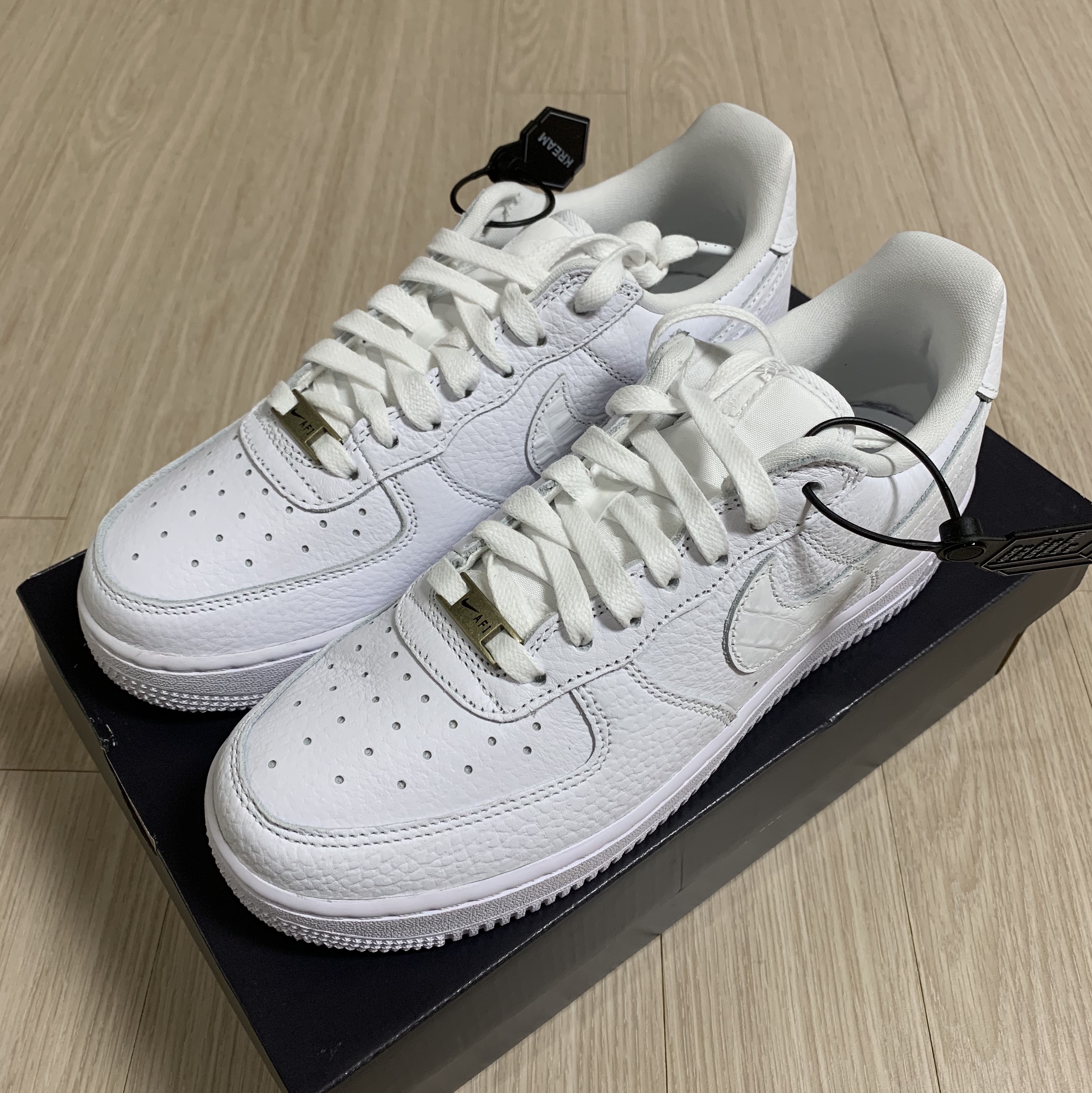 Nike Air Force 1 '07 Craft Triple White 착용 스타일 - 1