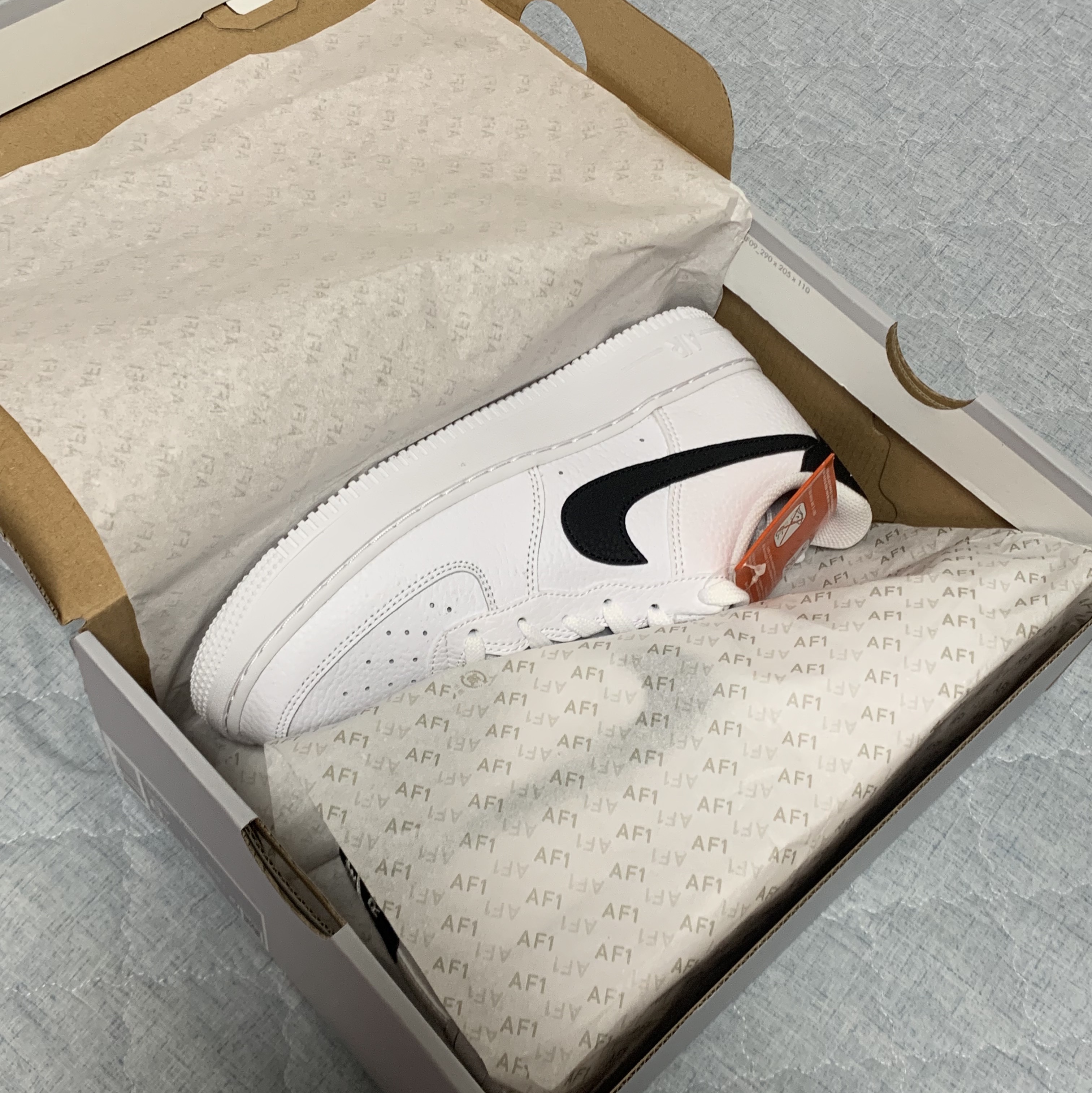 (GS) Nike Air Force 1 White Black 착용 스타일 - 2