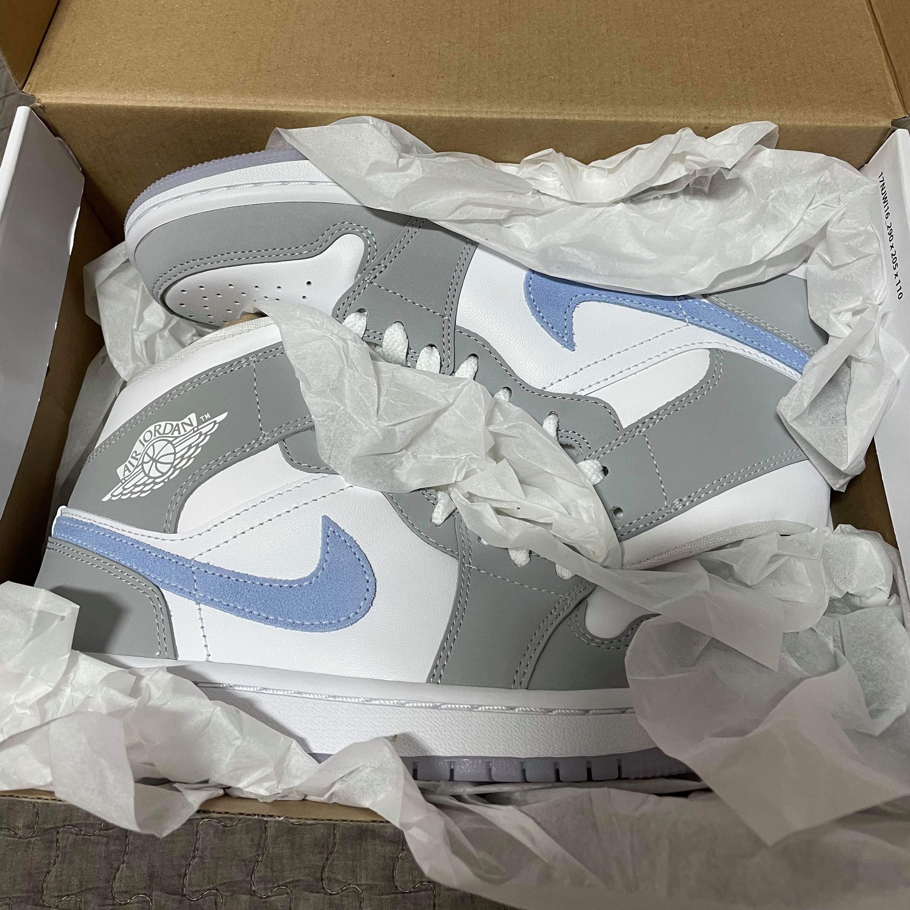 (W) Jordan 1 Mid Wolf Grey 착용 스타일 - 1