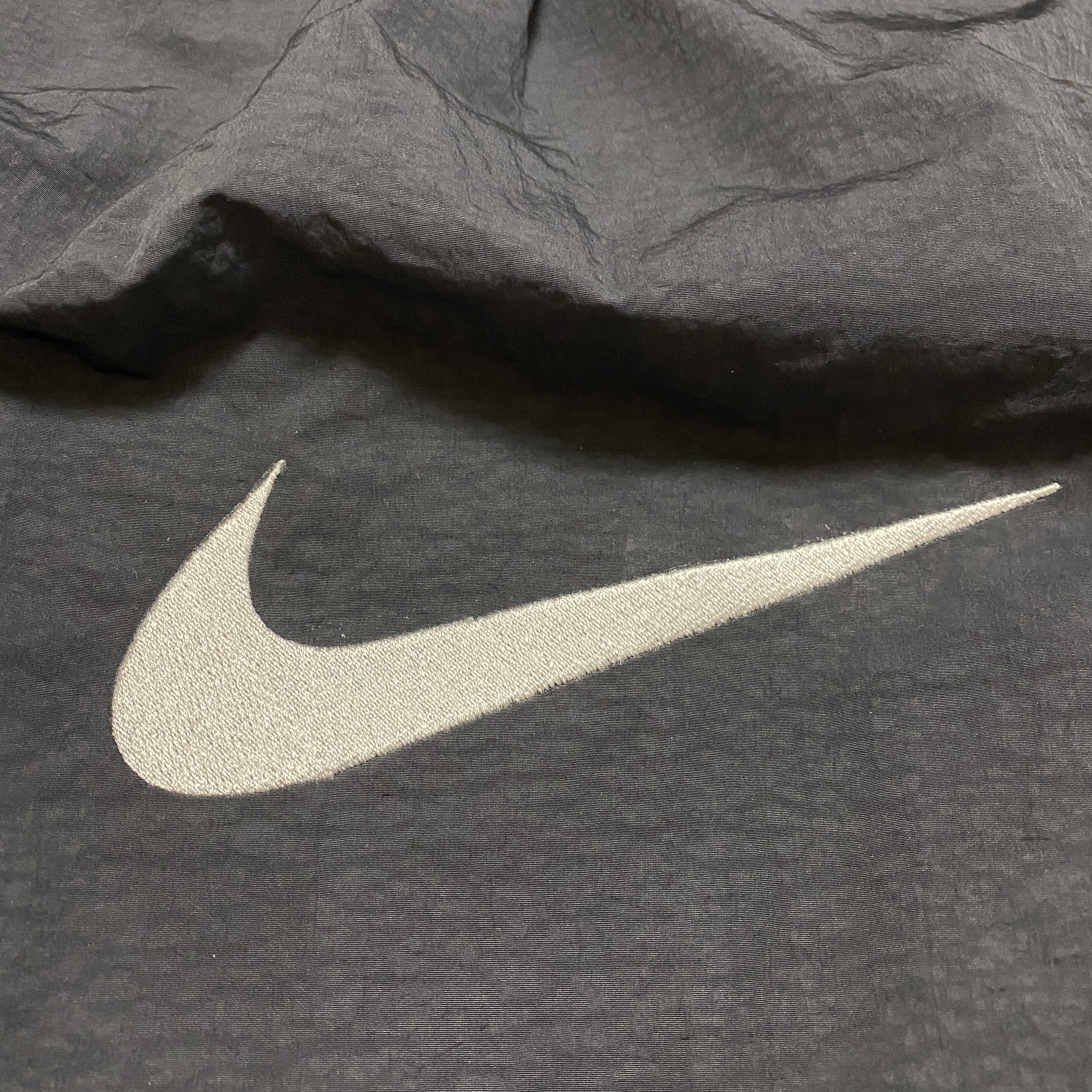 Nike x Stussy Beach Pants Off Noir 착용 스타일 - 3