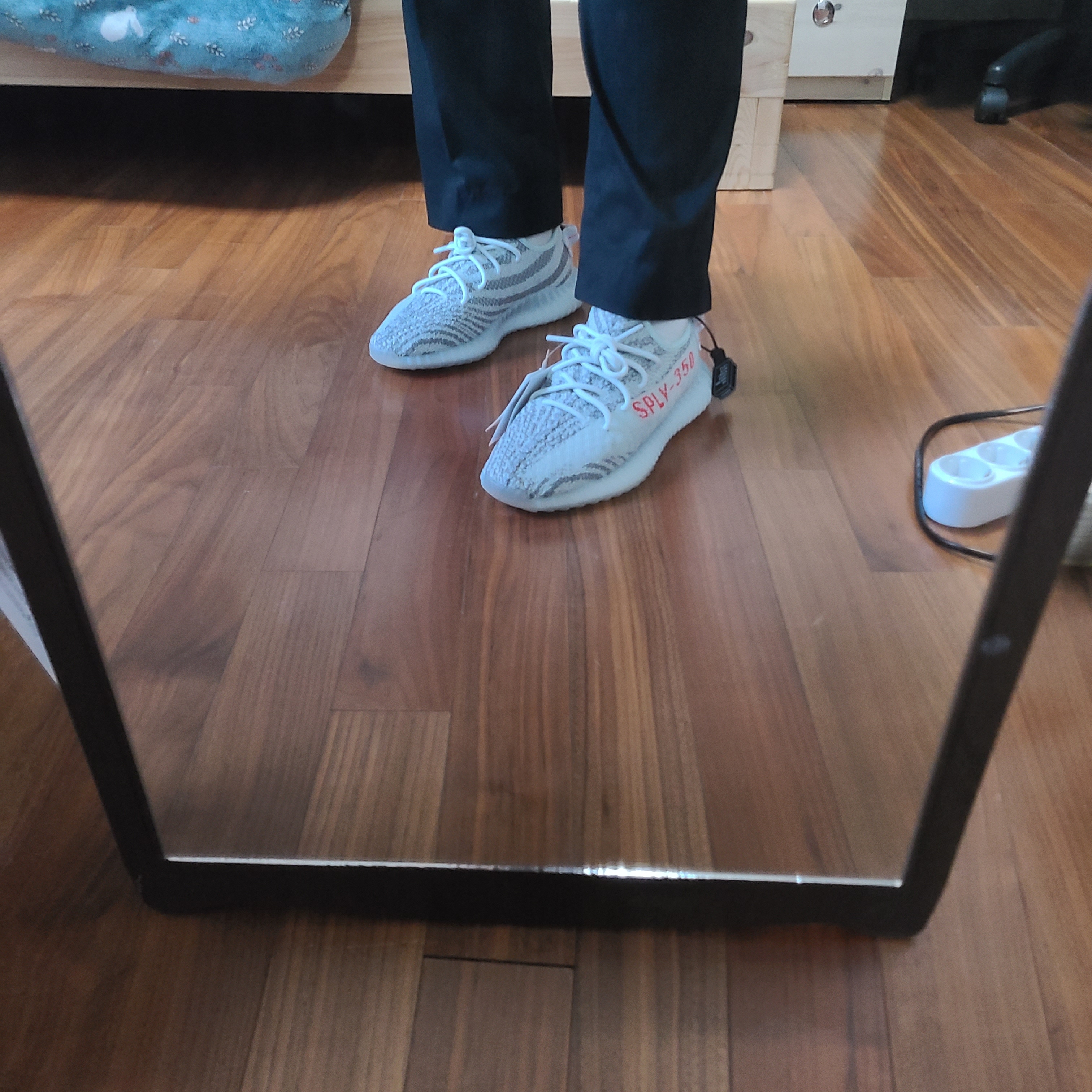 Zara x Ader Error Oversize Sweatshirt Grey, Adidas Yeezy Boost 350 V2 Blue Tint 2017 착용 스타일 - 3