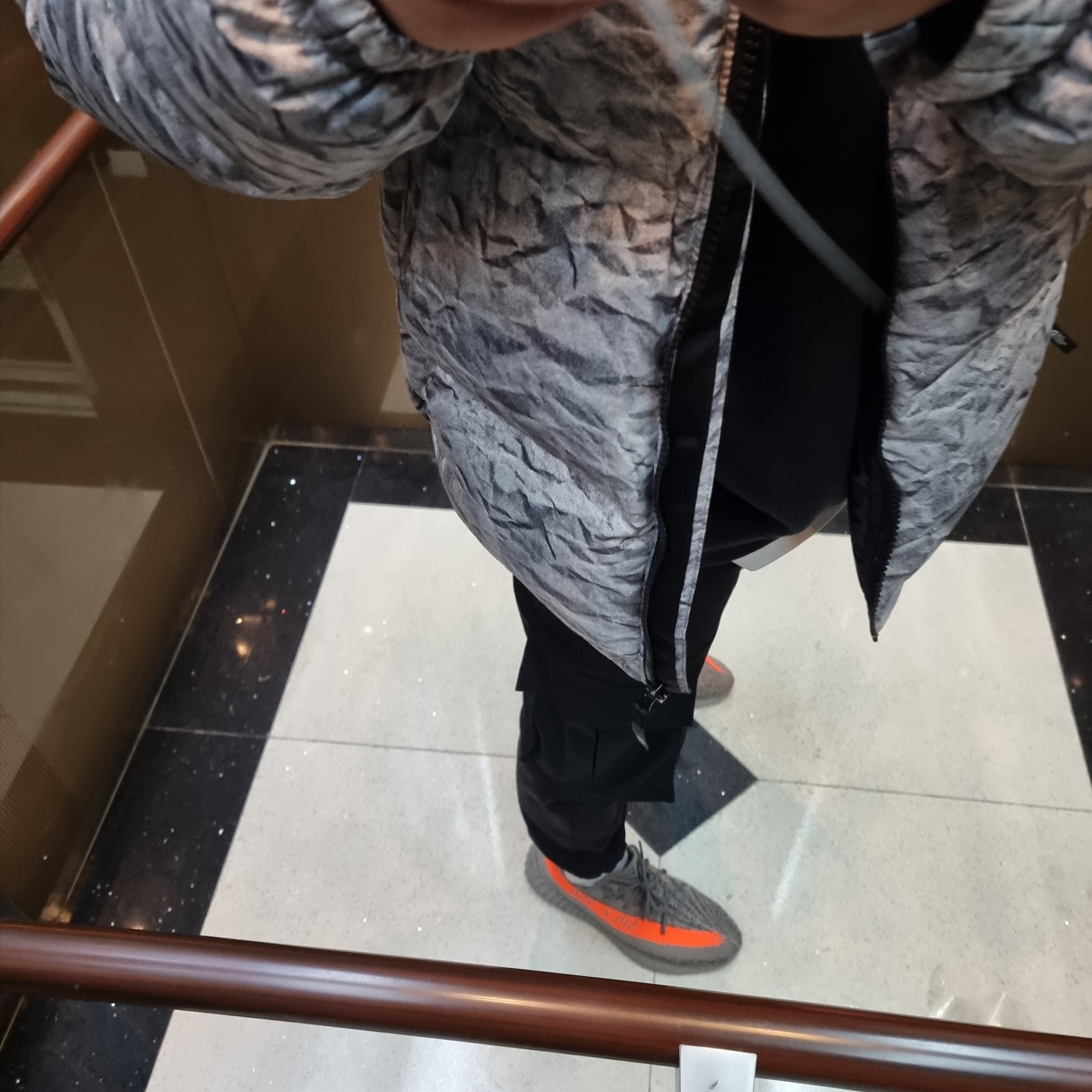 Adidas Yeezy Boost 350 V2 Beluga - Reflective, The North Face White Label Novelty Nuptse Down Jacket White 착용 스타일