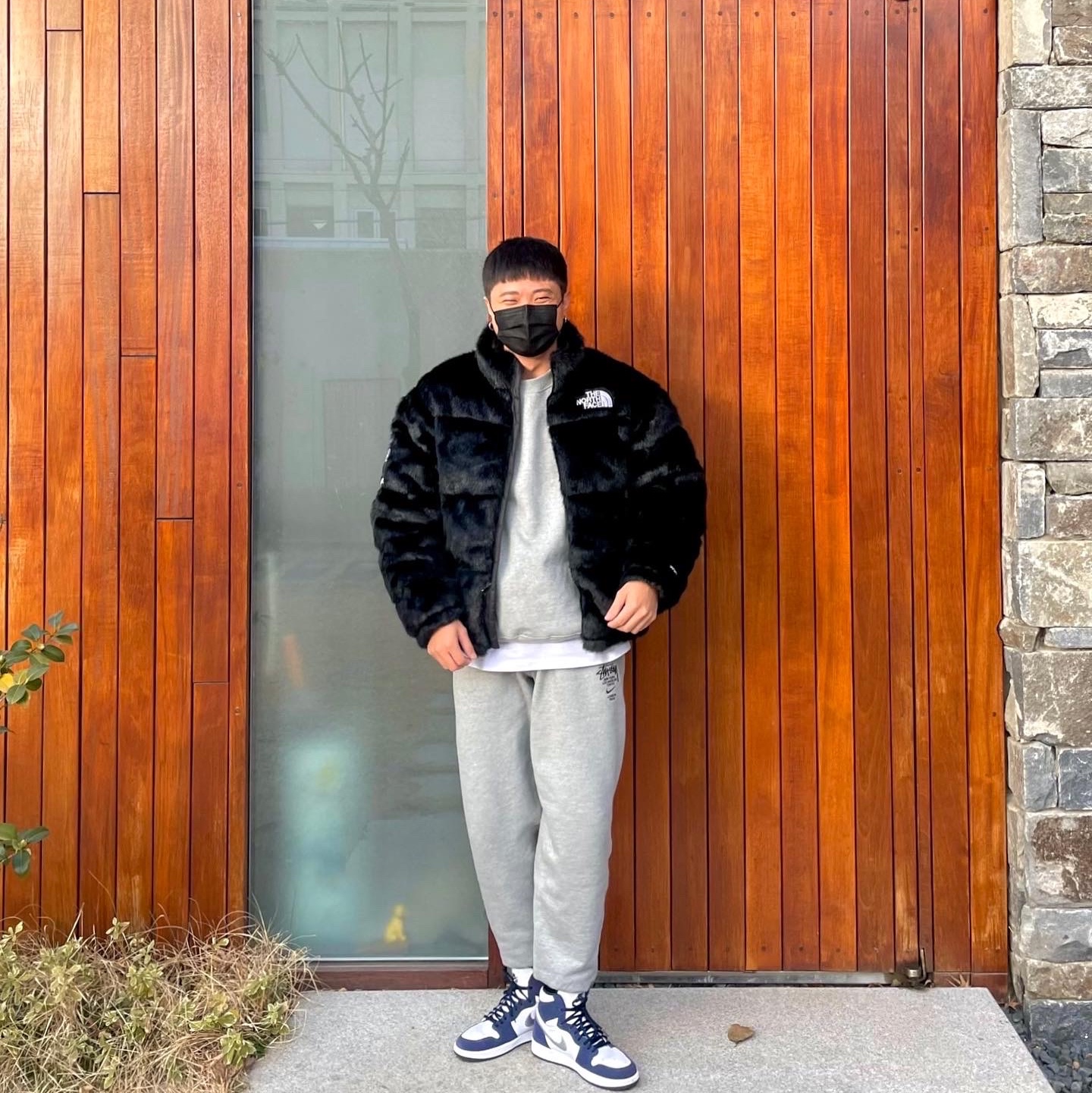 Supreme x The North Face Faux Fur Nuptse Jacket Black - 20FW, Nike x Stussy NRG ZR Fleece Pants Heather Grey - US/EU 착용 스타일 - 3
