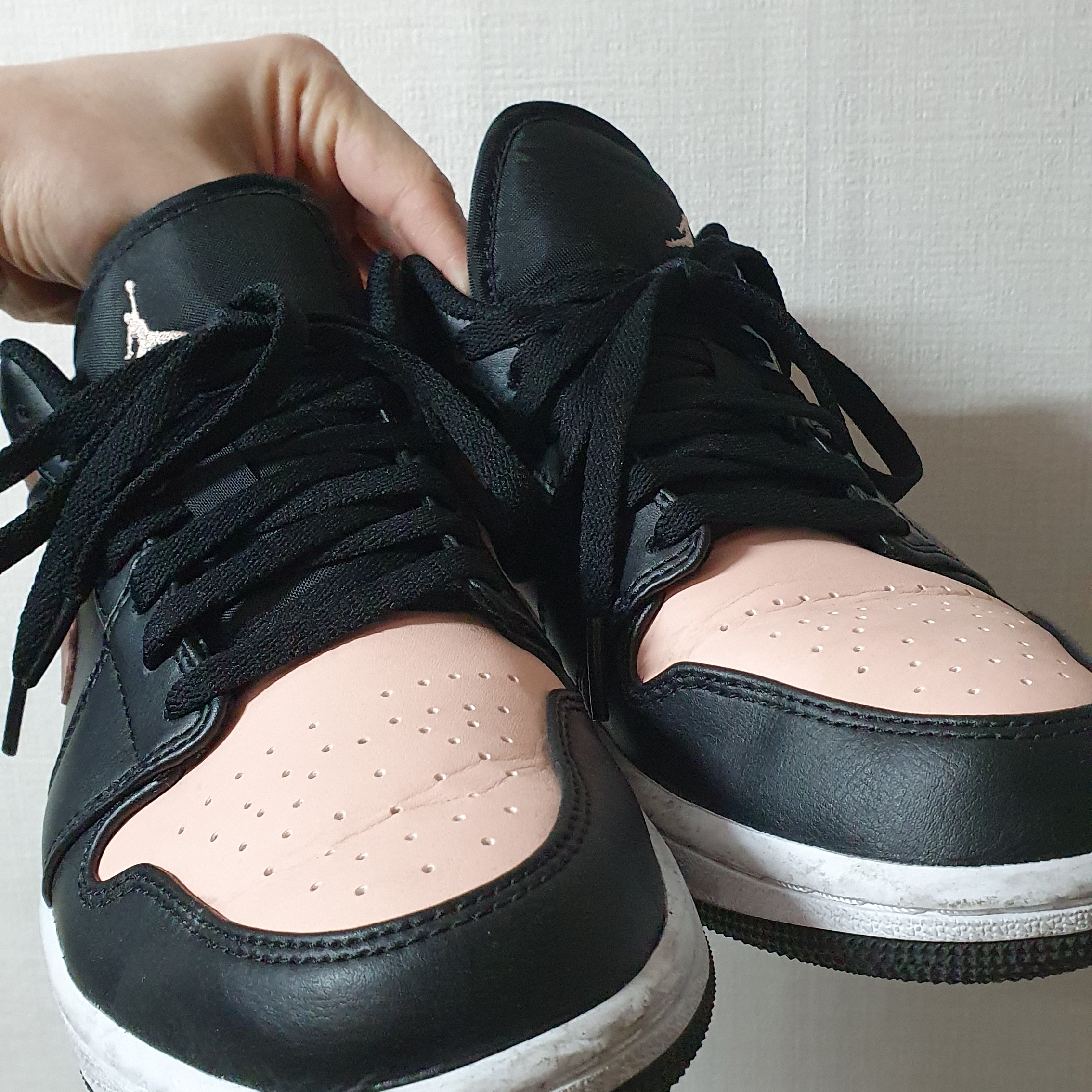 Jordan 1 Low Crimson Tint 착용 스타일 - 1