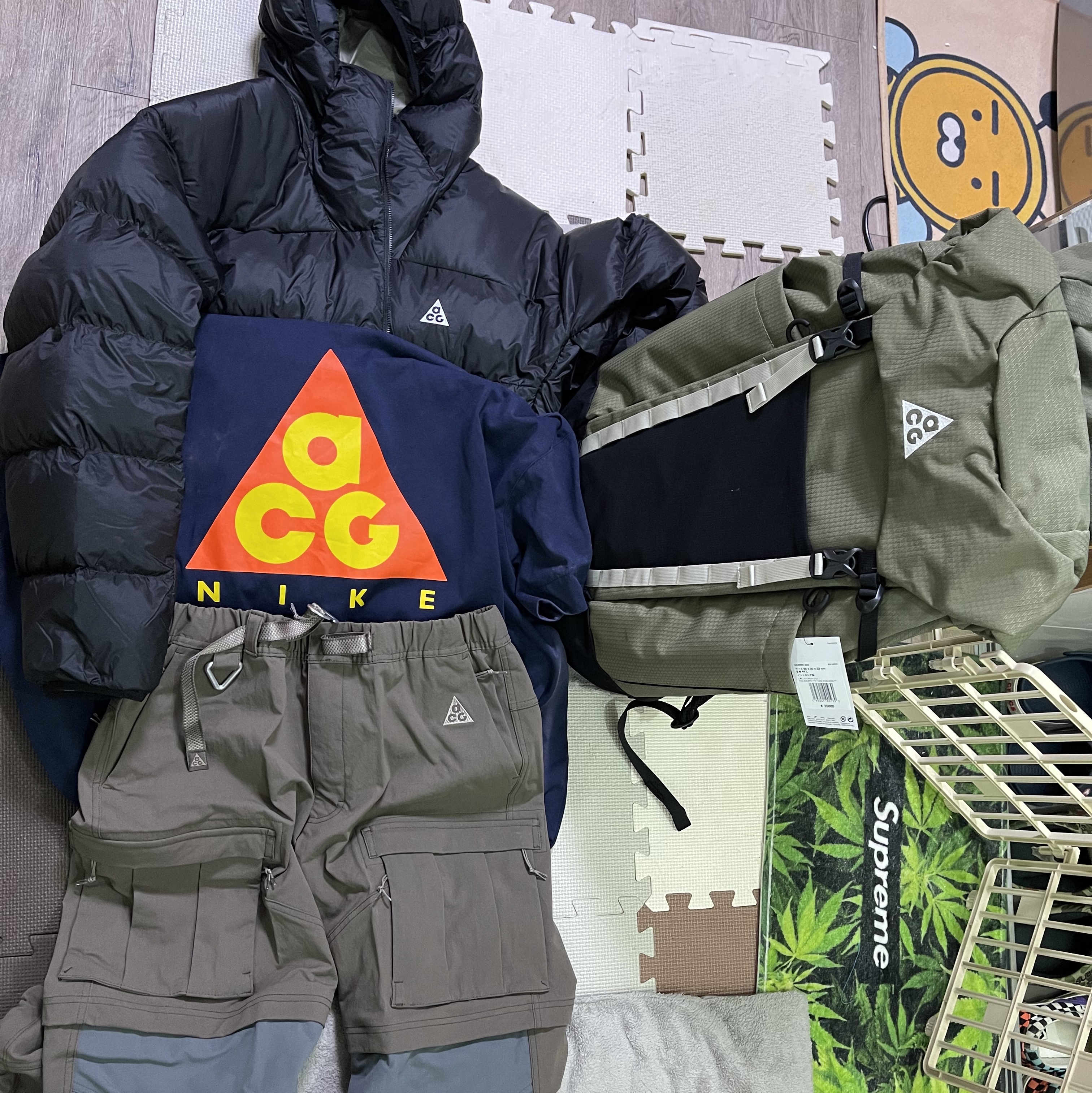 Nike ACG 36 Backpack Medium Olive, Nike ACG Therma-Fit ADV Lunar Lake Puffer Jacket Black - US/EU 착용 스타일