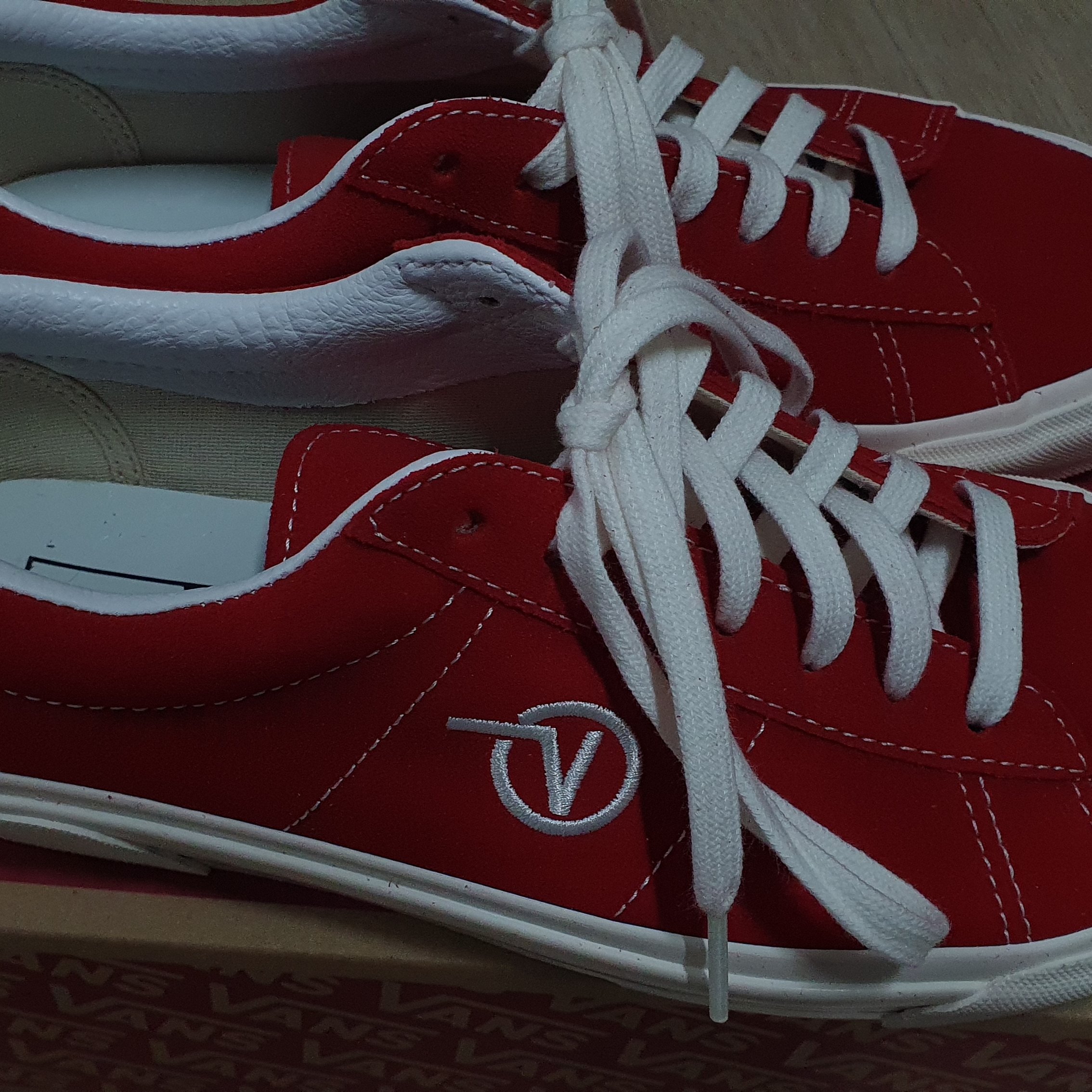 Vans Sid DX Anaheim Factory Red 착용 스타일 - 5