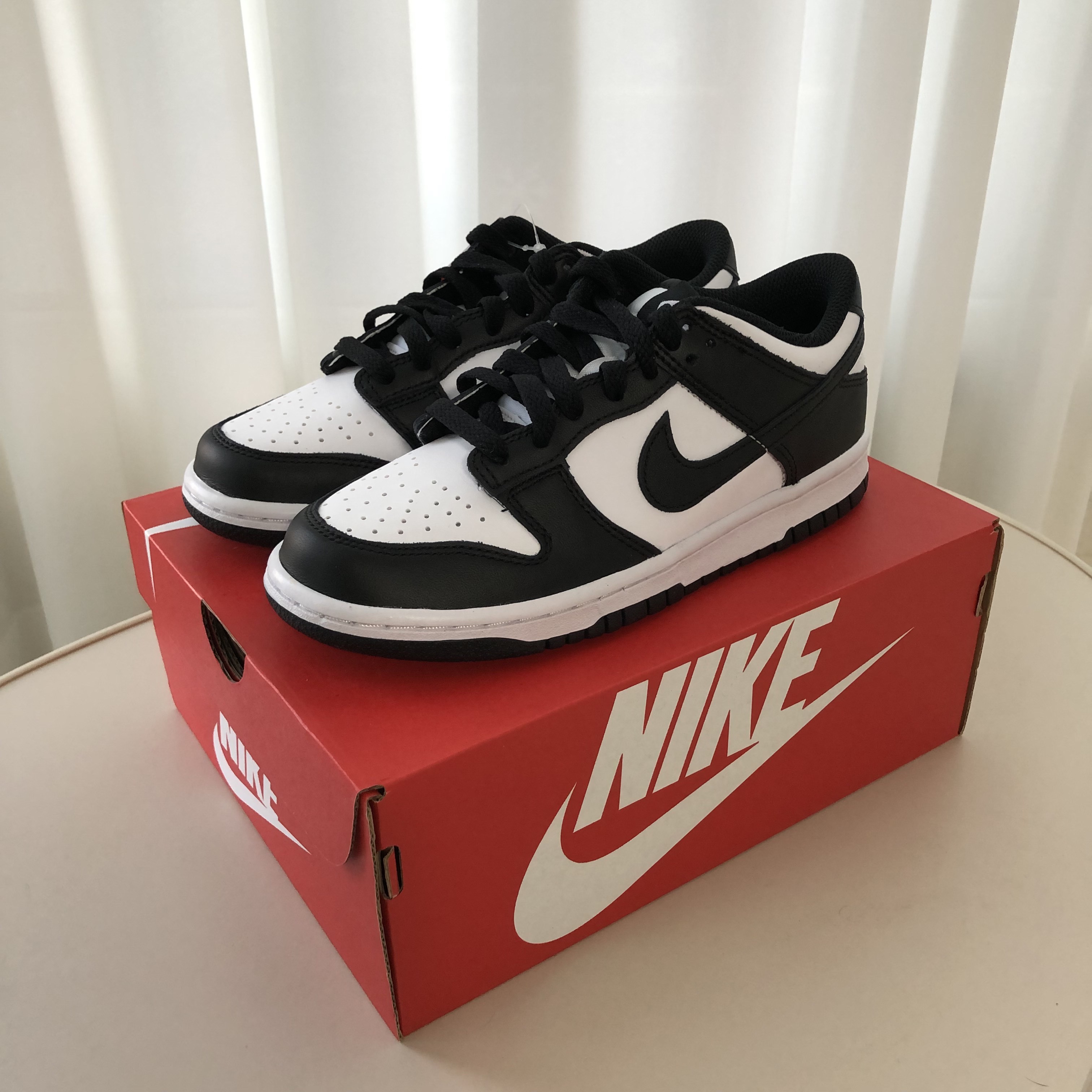 (GS) Nike Dunk Low Black 착용 스타일 - 1