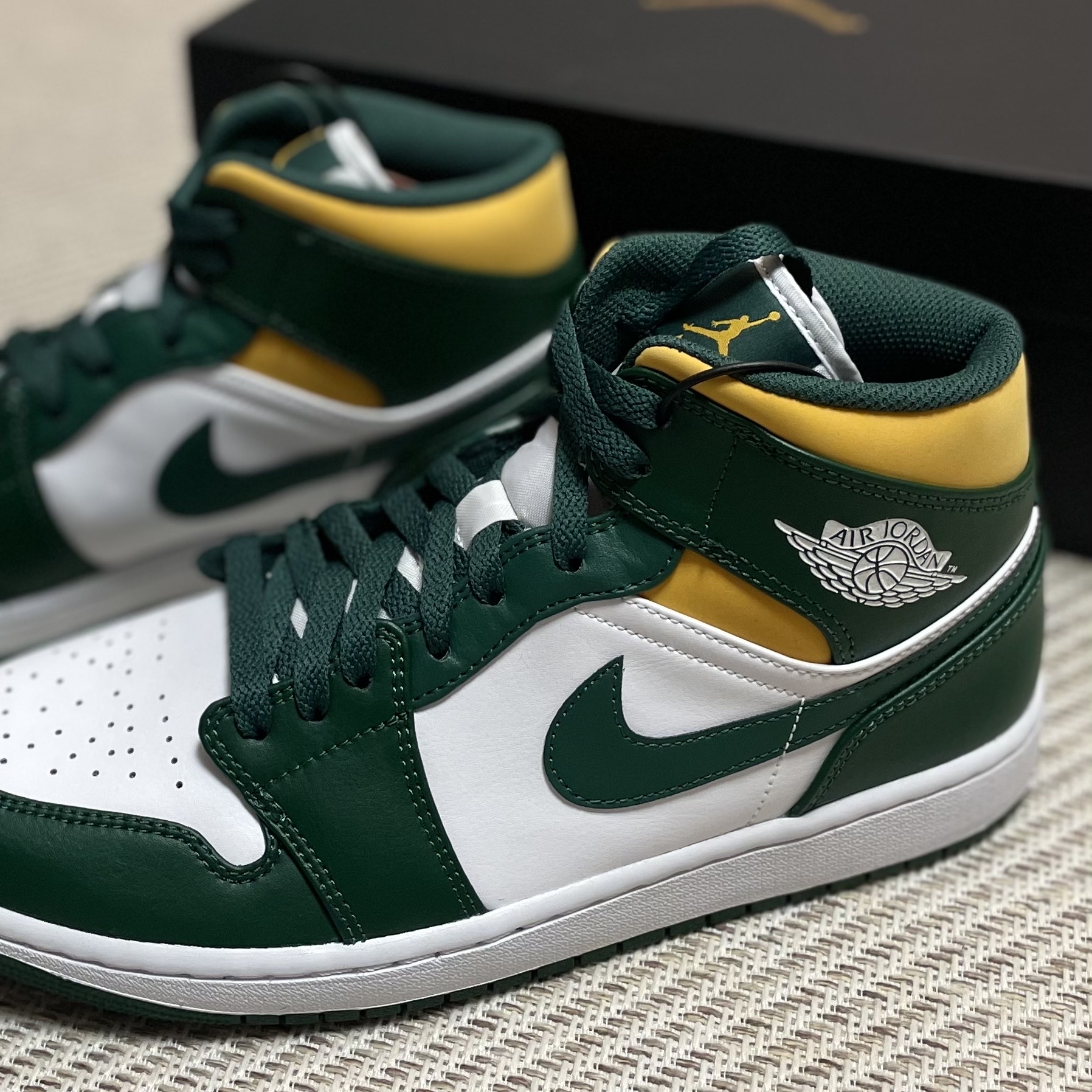 Jordan 1 Mid Sonics 2021 착용 스타일 - 3