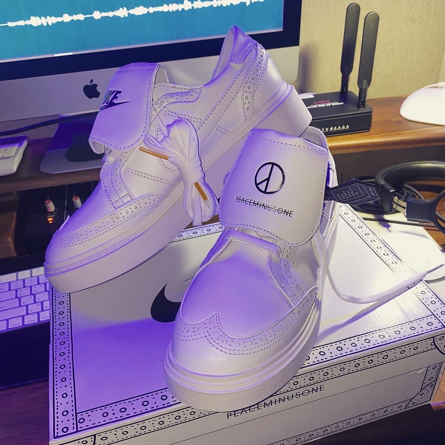 Nike x Peaceminusone Kwondo1 White, IAB Studio Hoodie Black White 착용 스타일 - 2