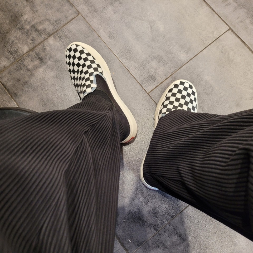 Vans Checkerboard Comfycush One Black 착용 스타일