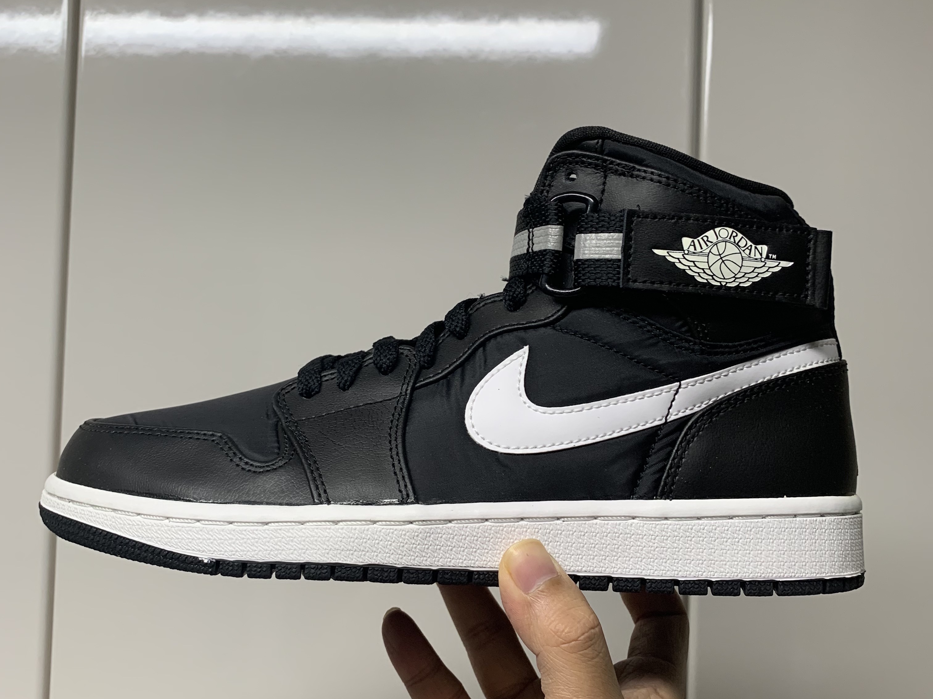 Jordan 1 High Strap Black White 착용 스타일