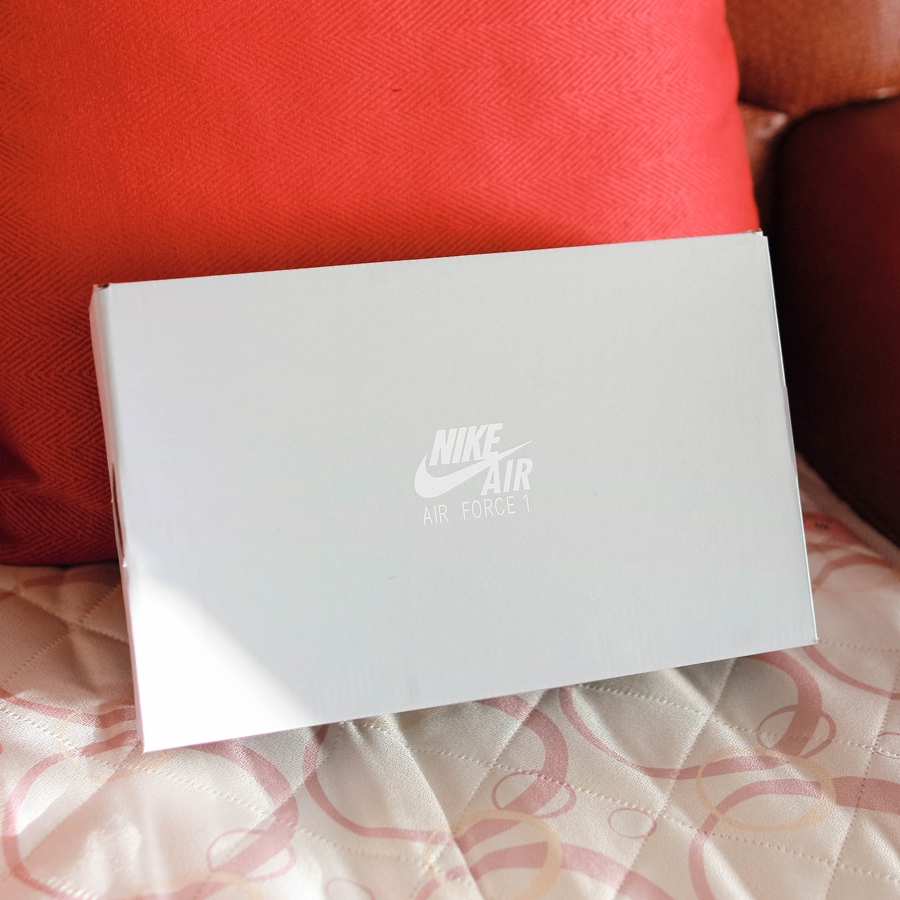 (W) Nike Air Force 1 '07 Essential Paisley Swoosh White Black 착용 스타일 - 5
