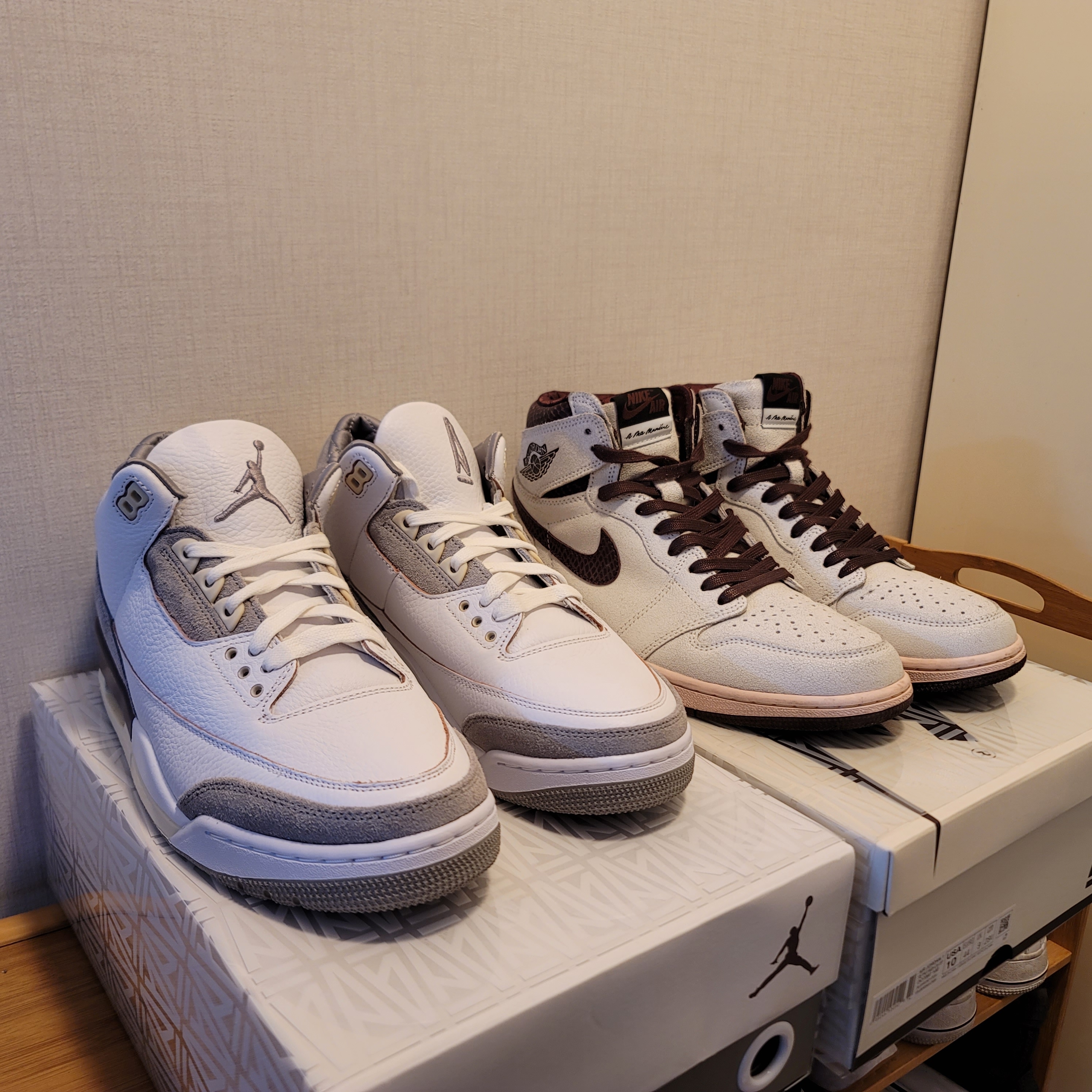 (W) Jordan 3 x A Ma Maniere Retro SP, Jordan 1 x A Ma Maniere Retro High OG SP Sail and Burgundy 착용 스타일 - 1